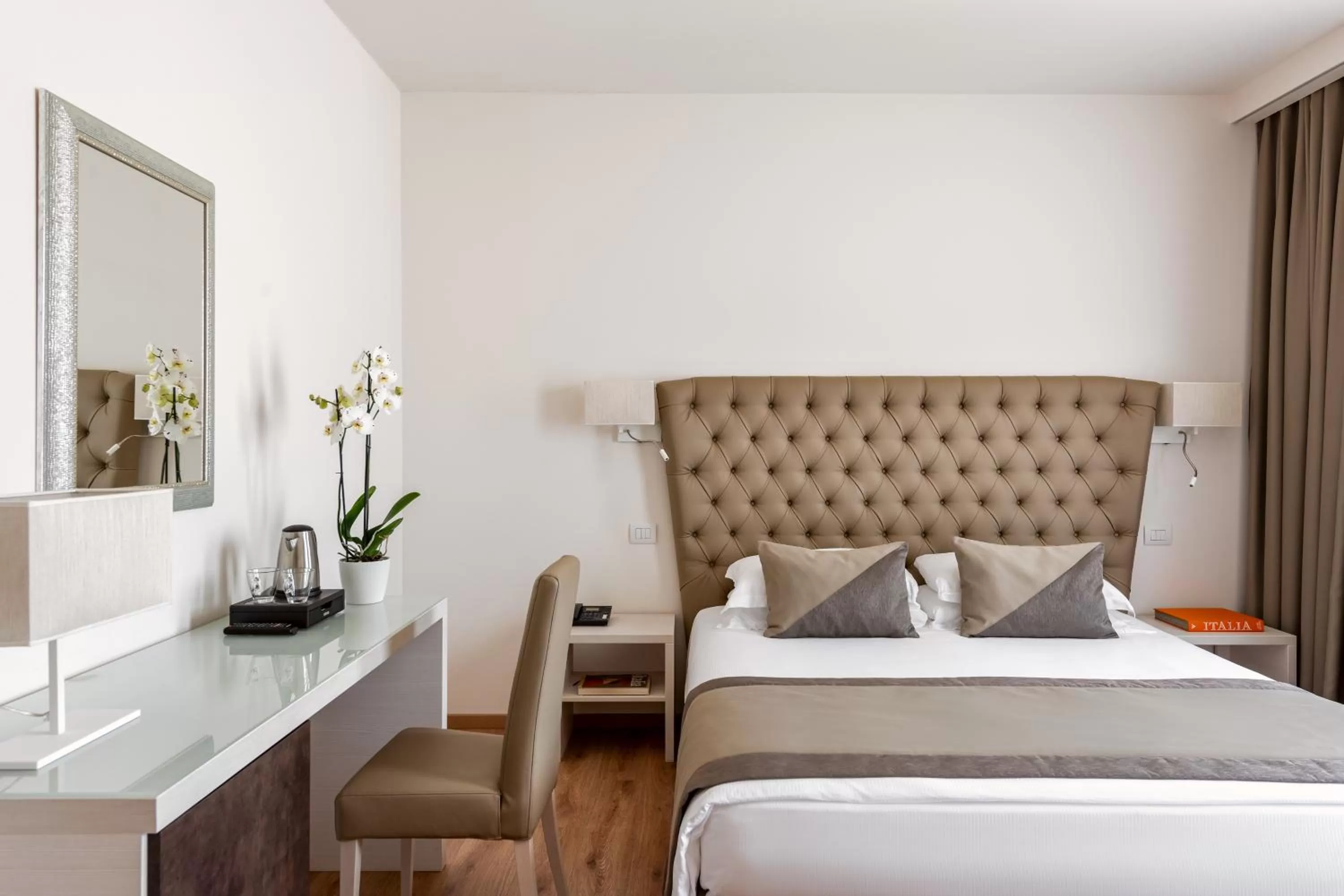 Bed in UNAHOTELS Eco Hotel Villa Costanza Venezia