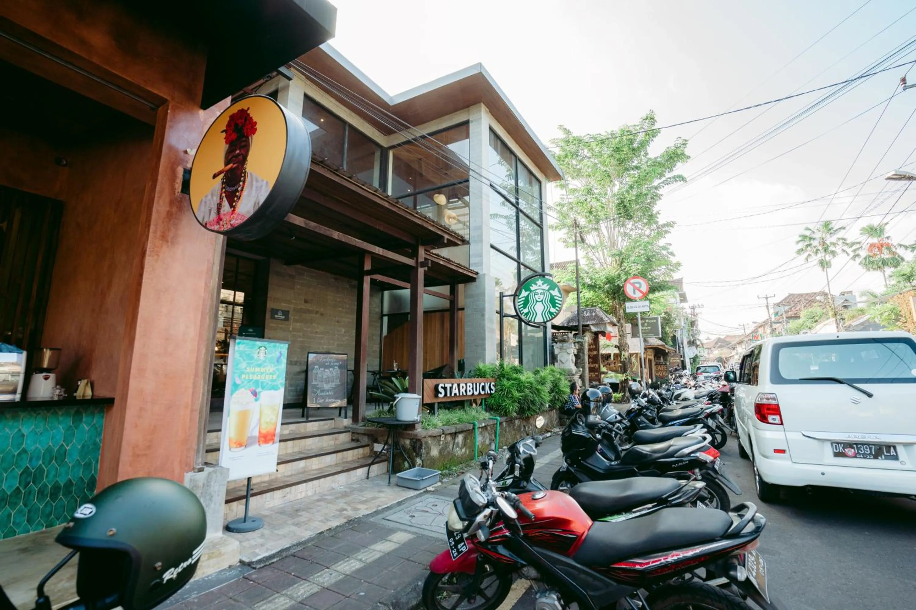 Nightclub / DJ in Pertiwi Resort & Spa