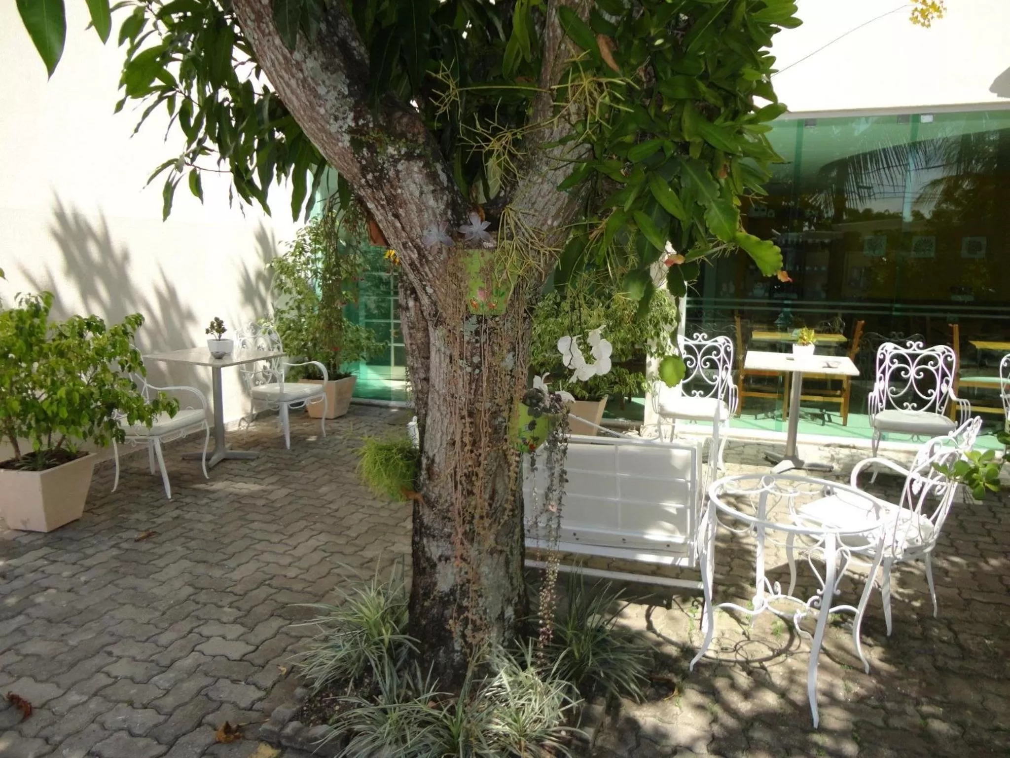 Garden in Camboinhas Beach Pousada