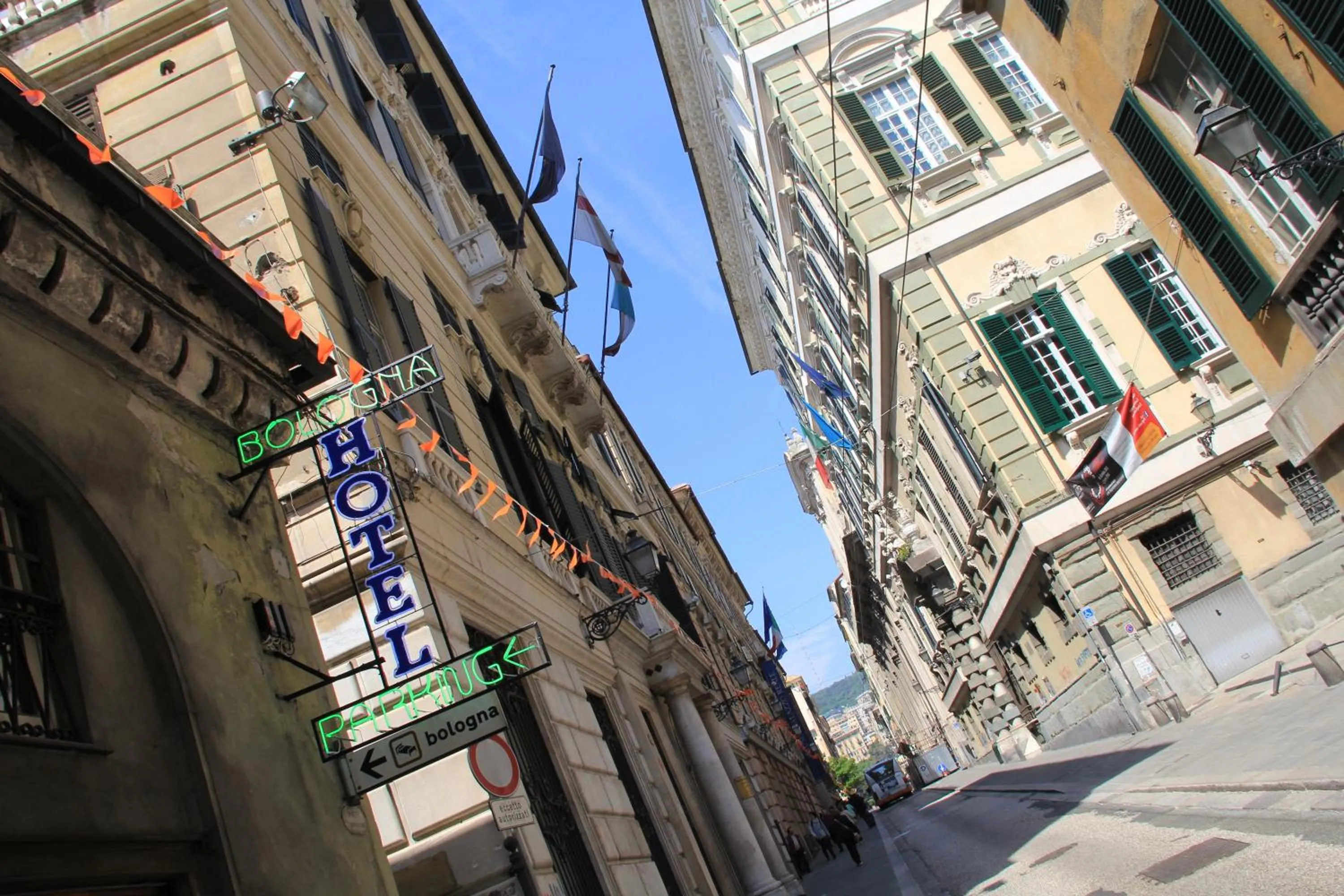 Neighbourhood in Hotel Bologna