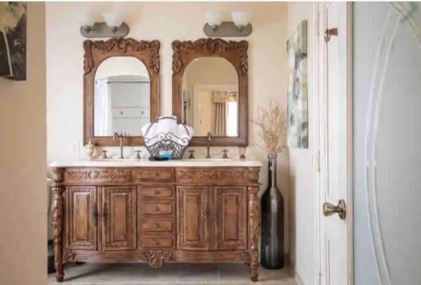 Bathroom in Chateau Coralini