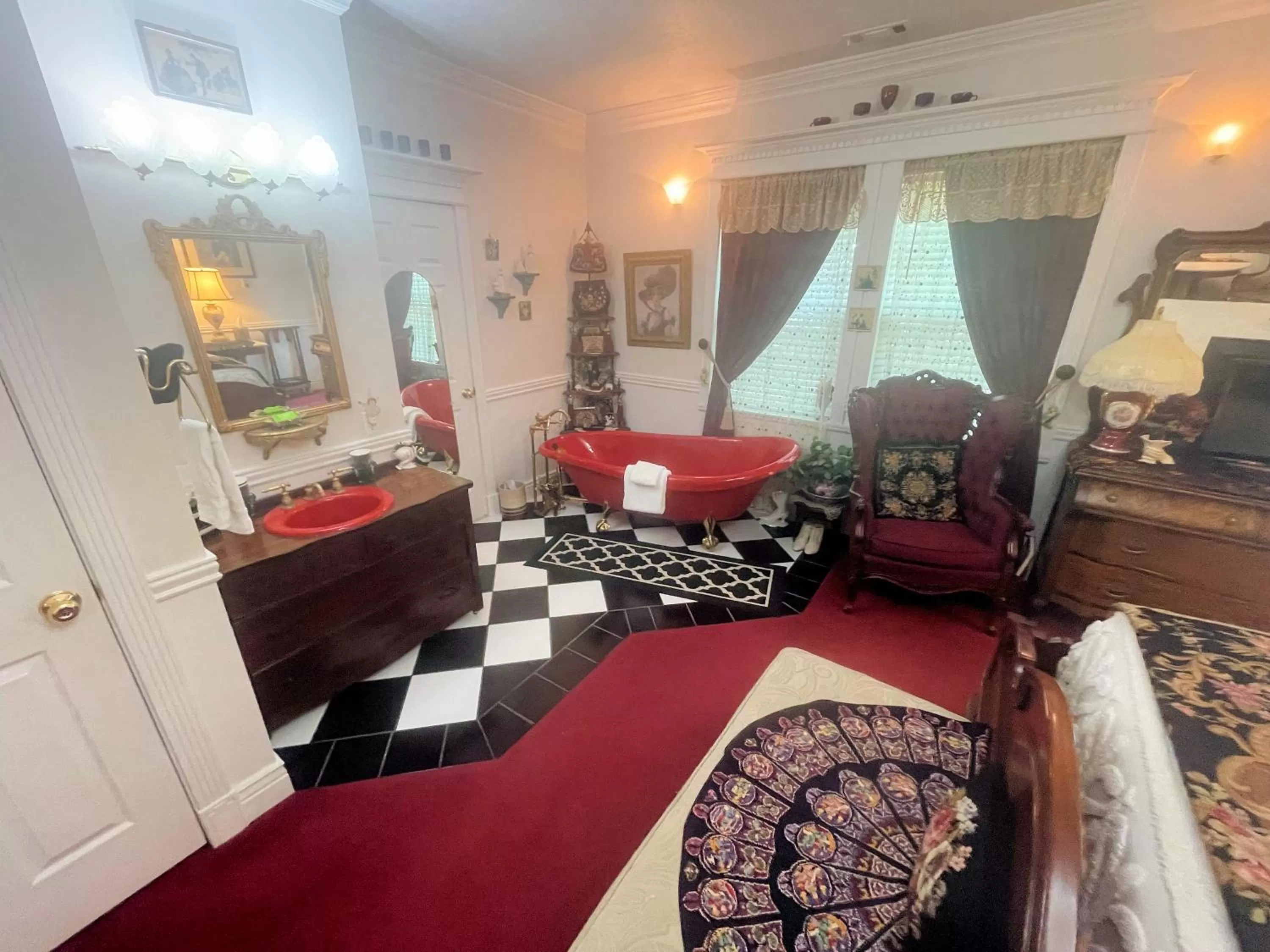 Bath in Big Yellow Inn