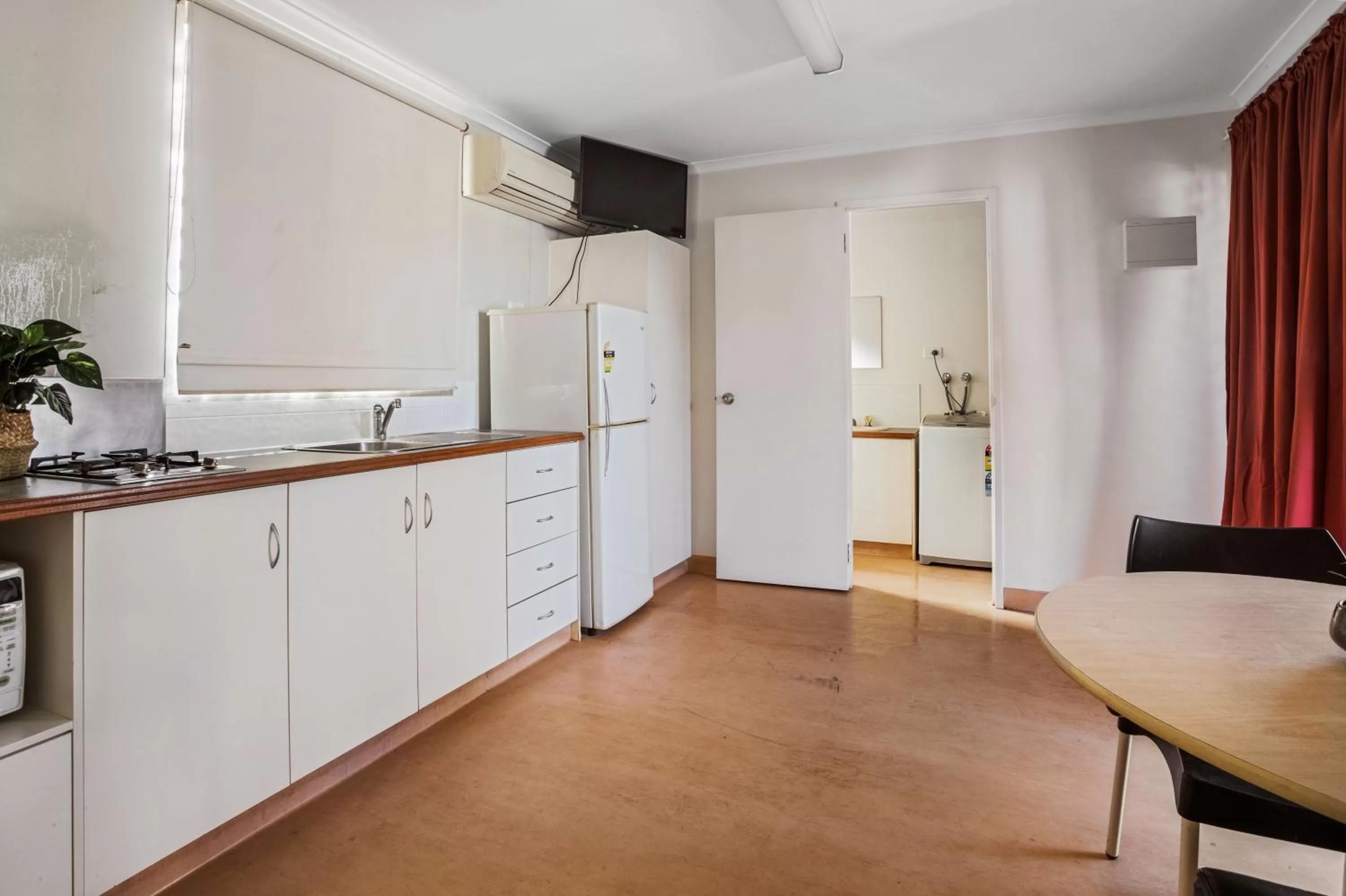 Kitchen or kitchenette in AAOK Karratha Caravan Park