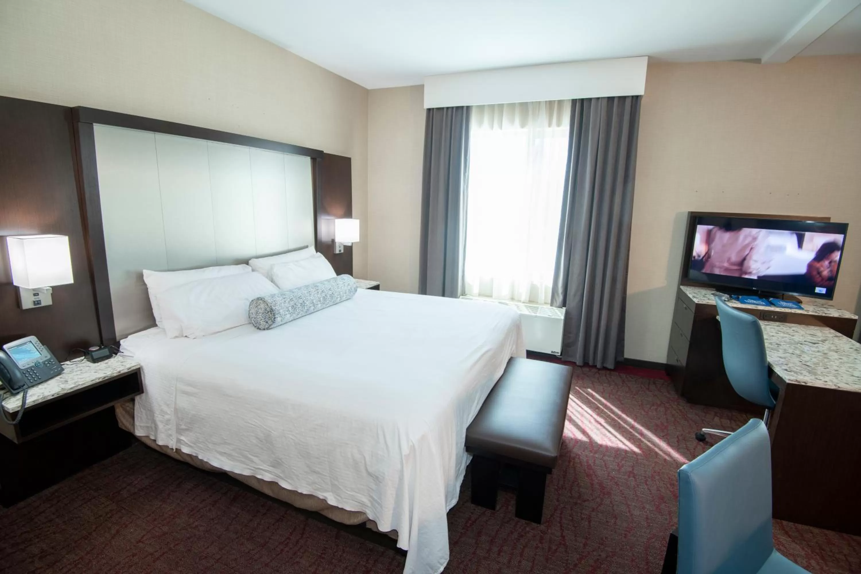 Bed in Win-River Resort and Casino