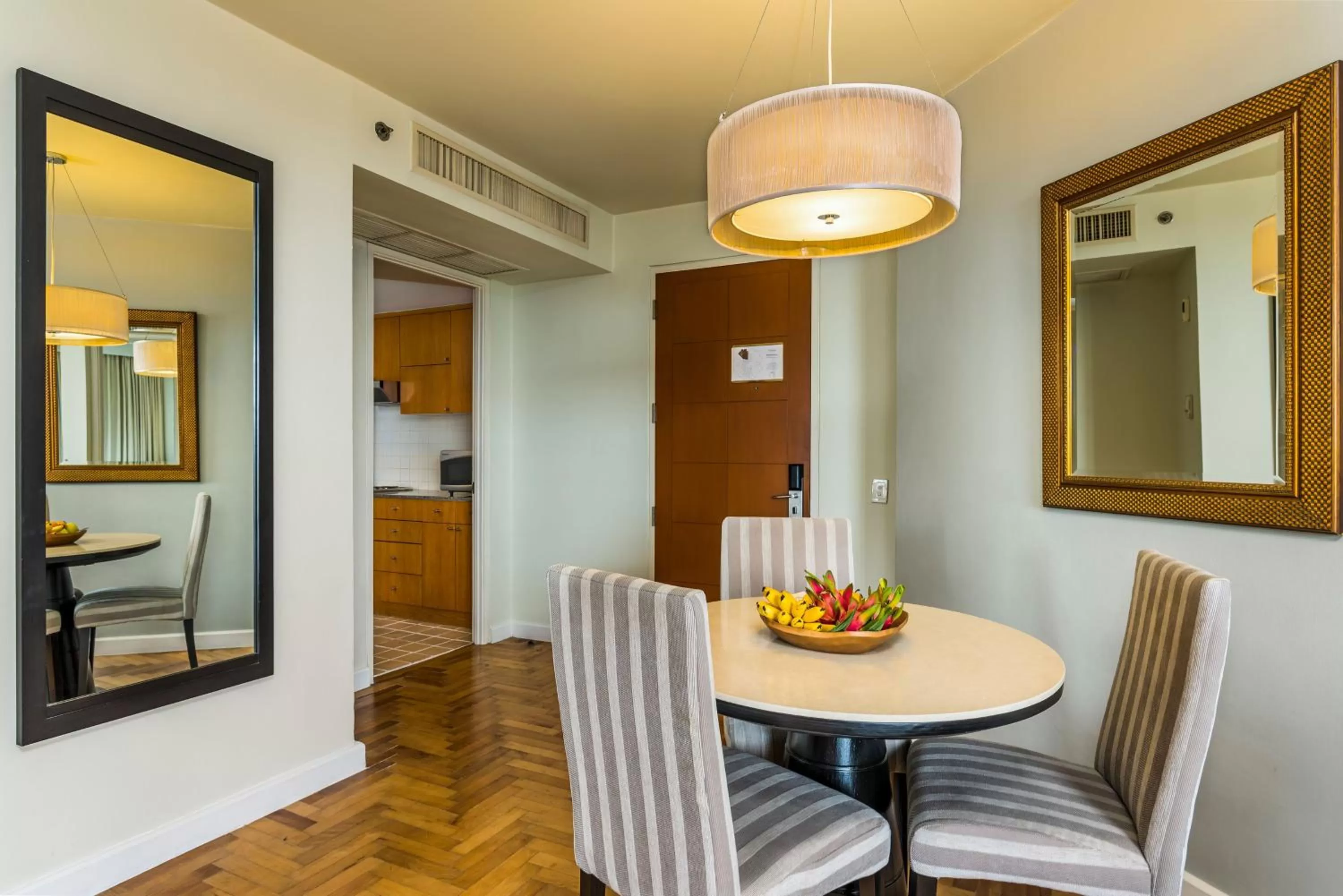 Dining area in Chatrium Sathon Bangkok