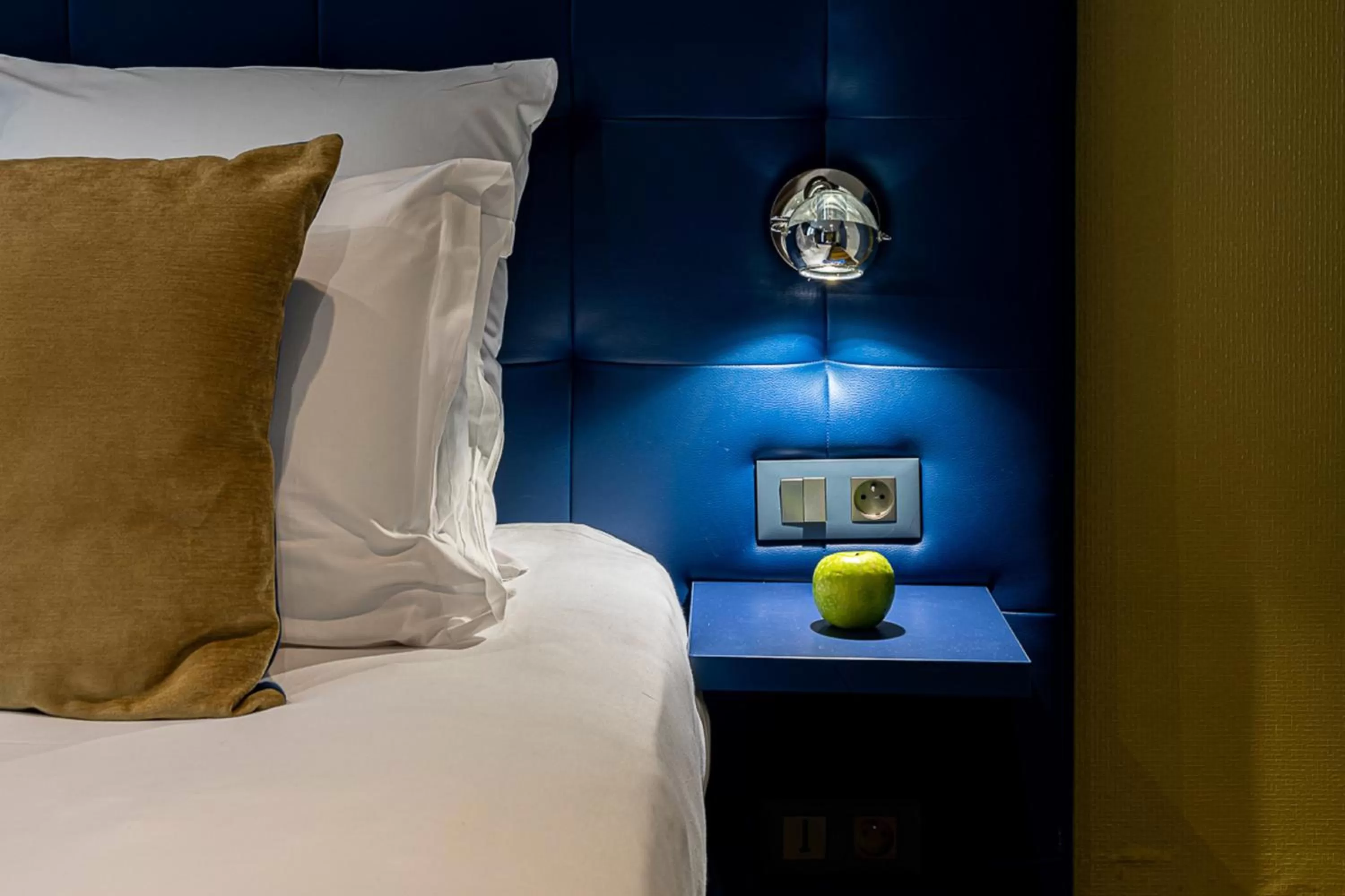 Bedroom, Bed in Trianon Gare de Lyon