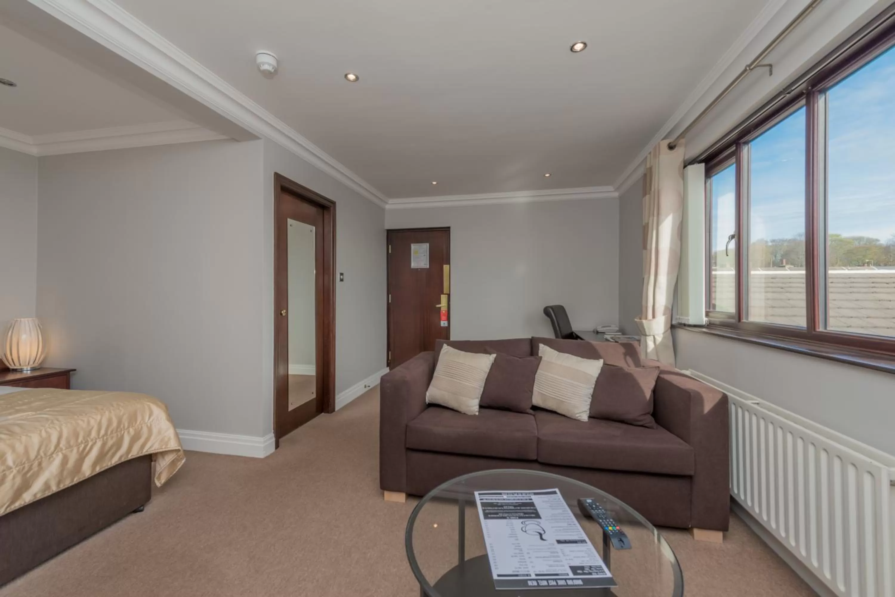 Seating area, Bed in Best Western Bradford Guide Post Hotel