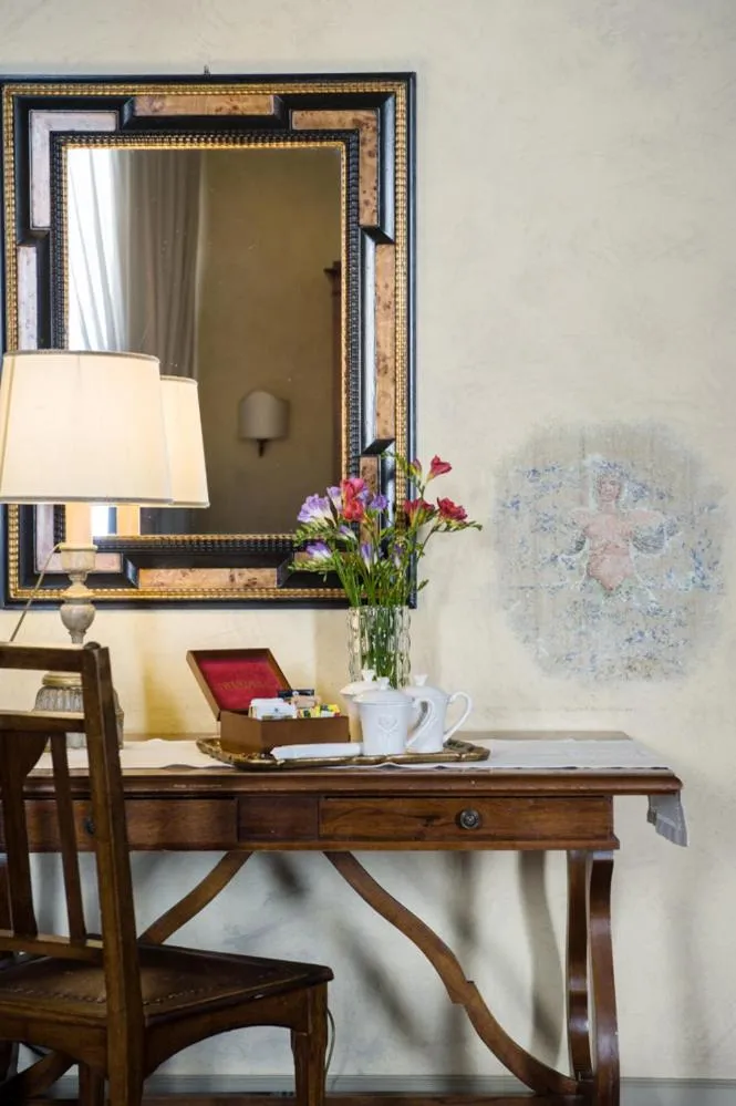 Decorative detail in Residenza Castiglioni