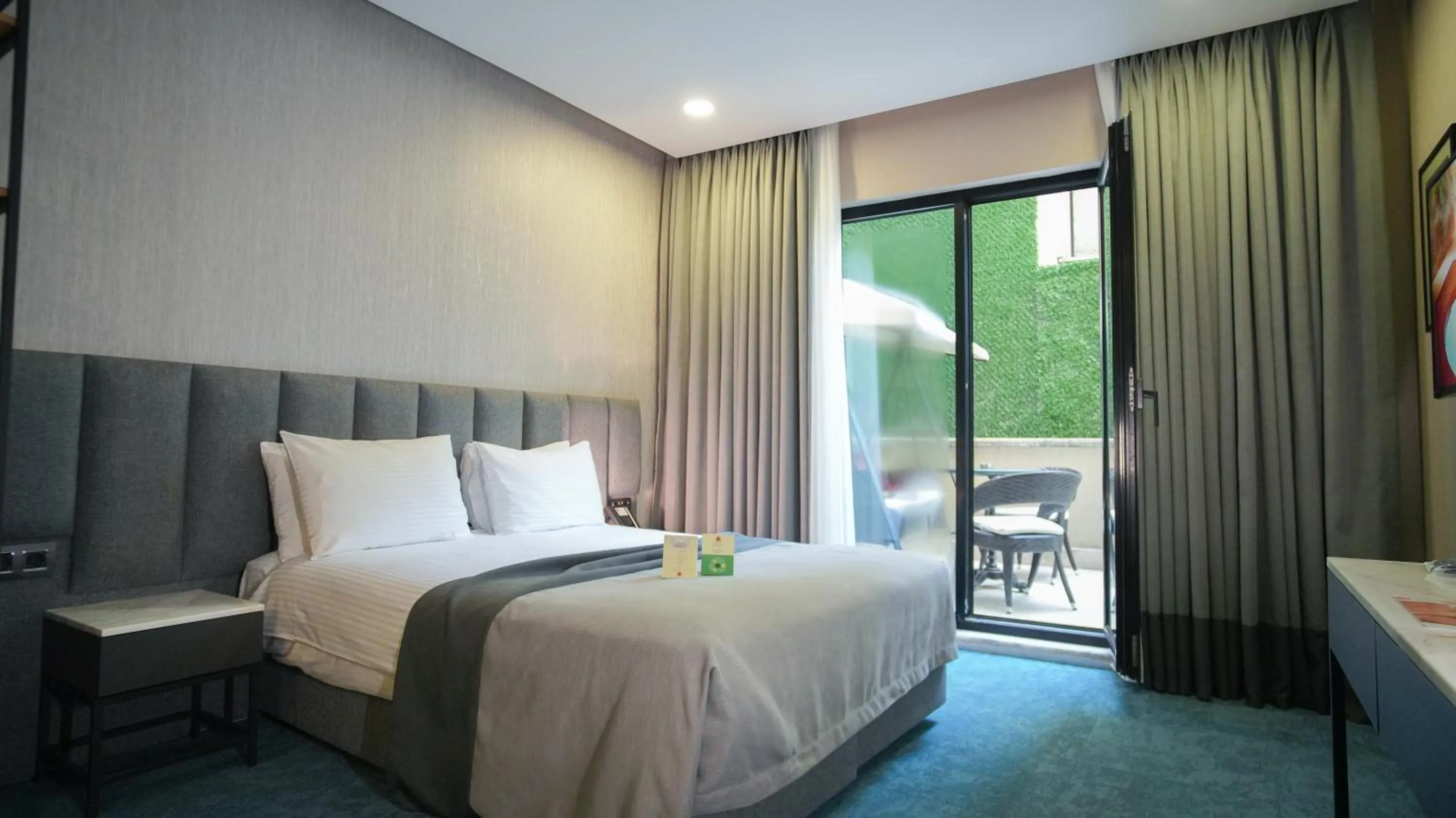 Bed in Dosso Dossi Hotels Old City