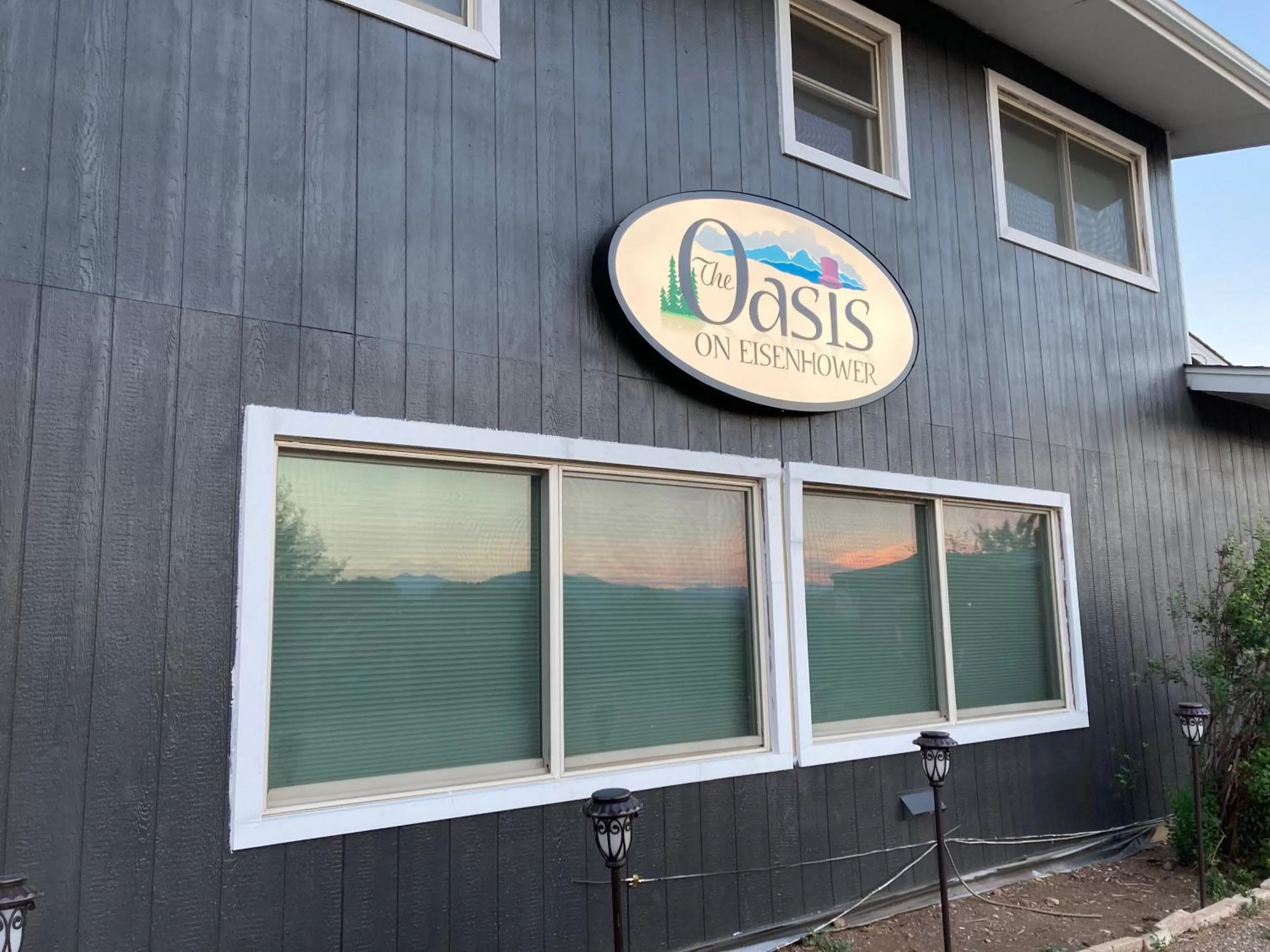 Property building in The Oasis on Eisenhower