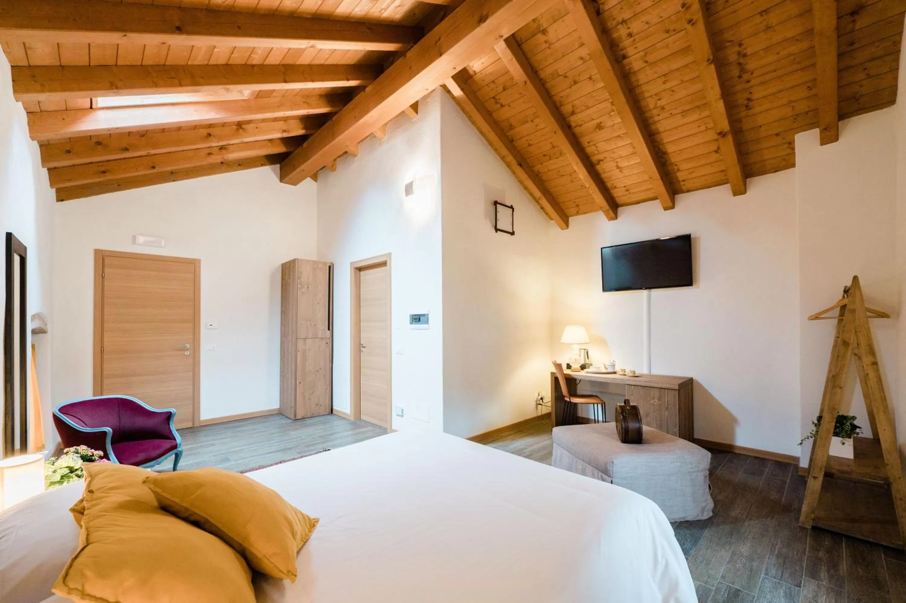 Photo of the whole room, Bed in SMART San Martino