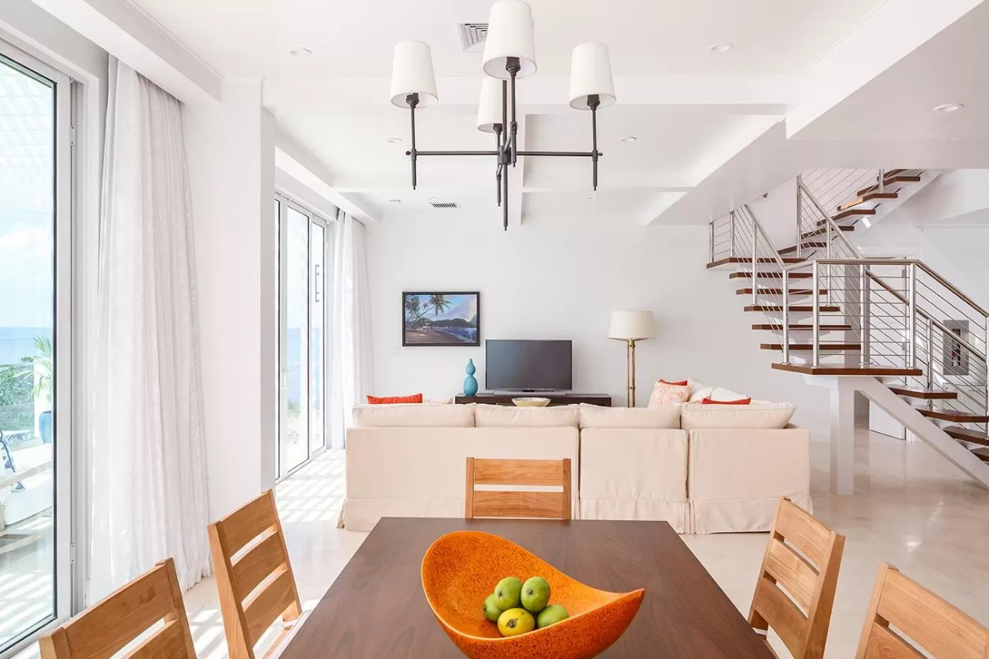 TV and multimedia in Windjammer Landing Resort and Residences