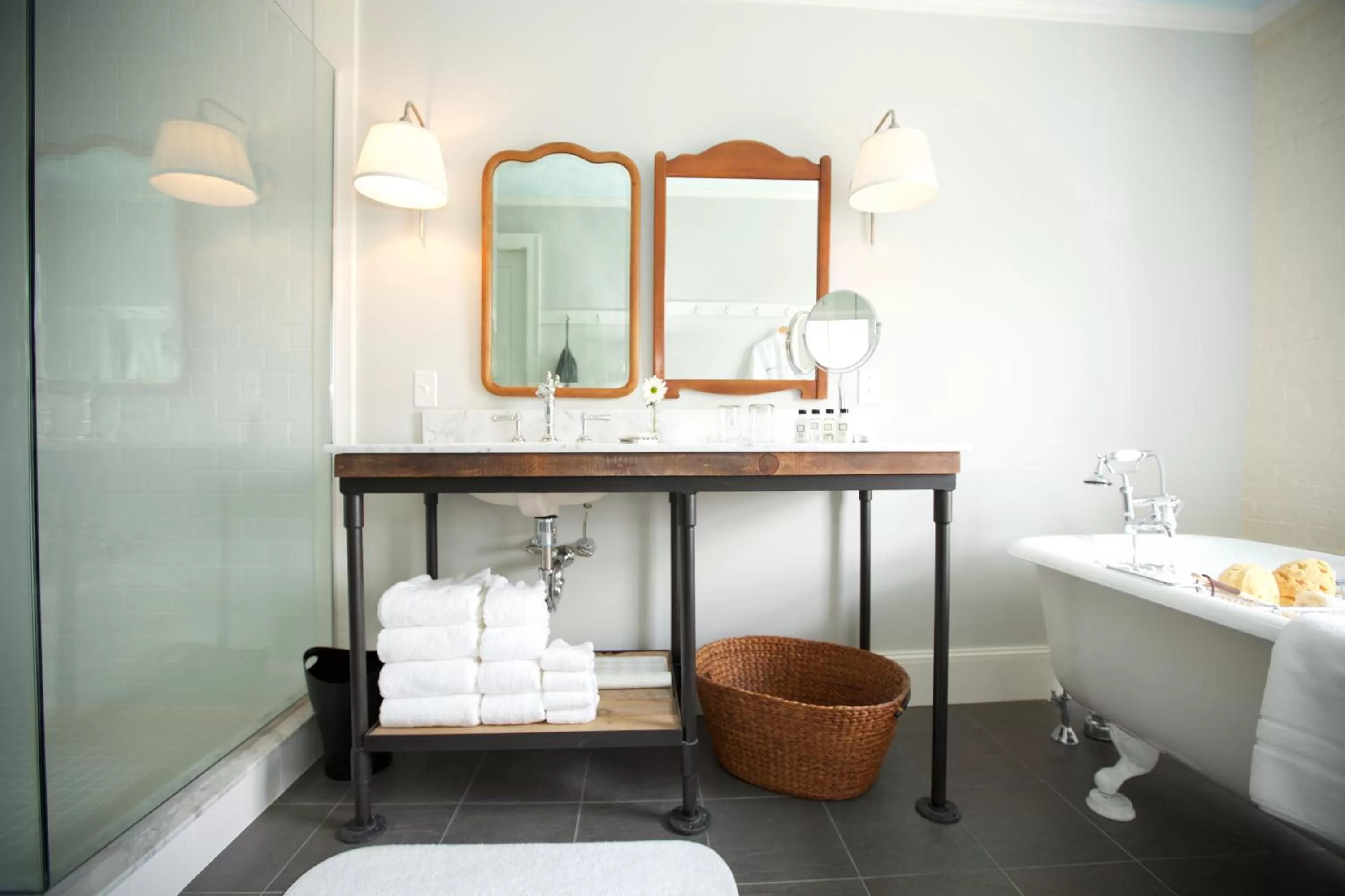 Shower in Hotel on North