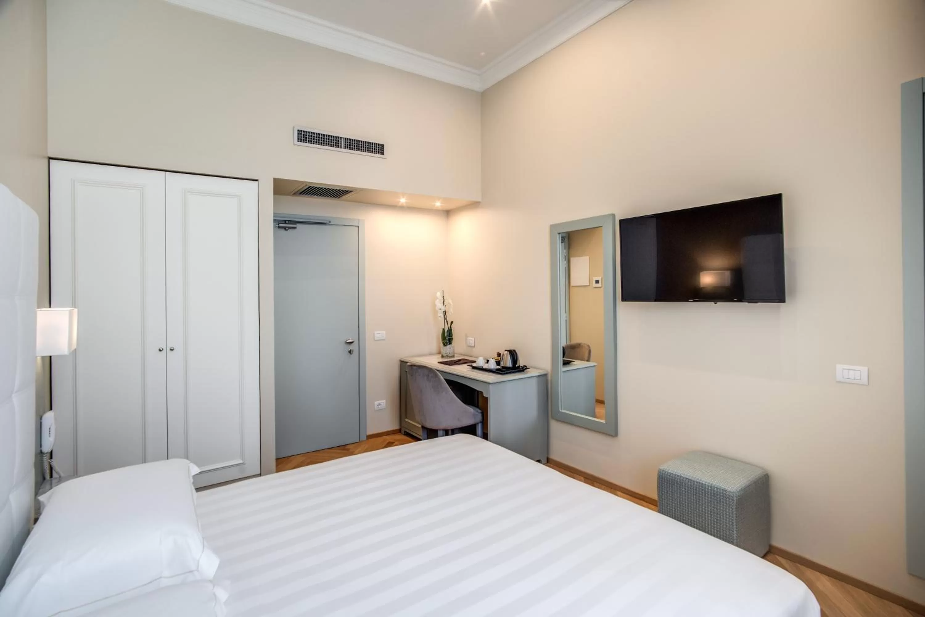 Photo of the whole room, Bed in Hotel Ariele