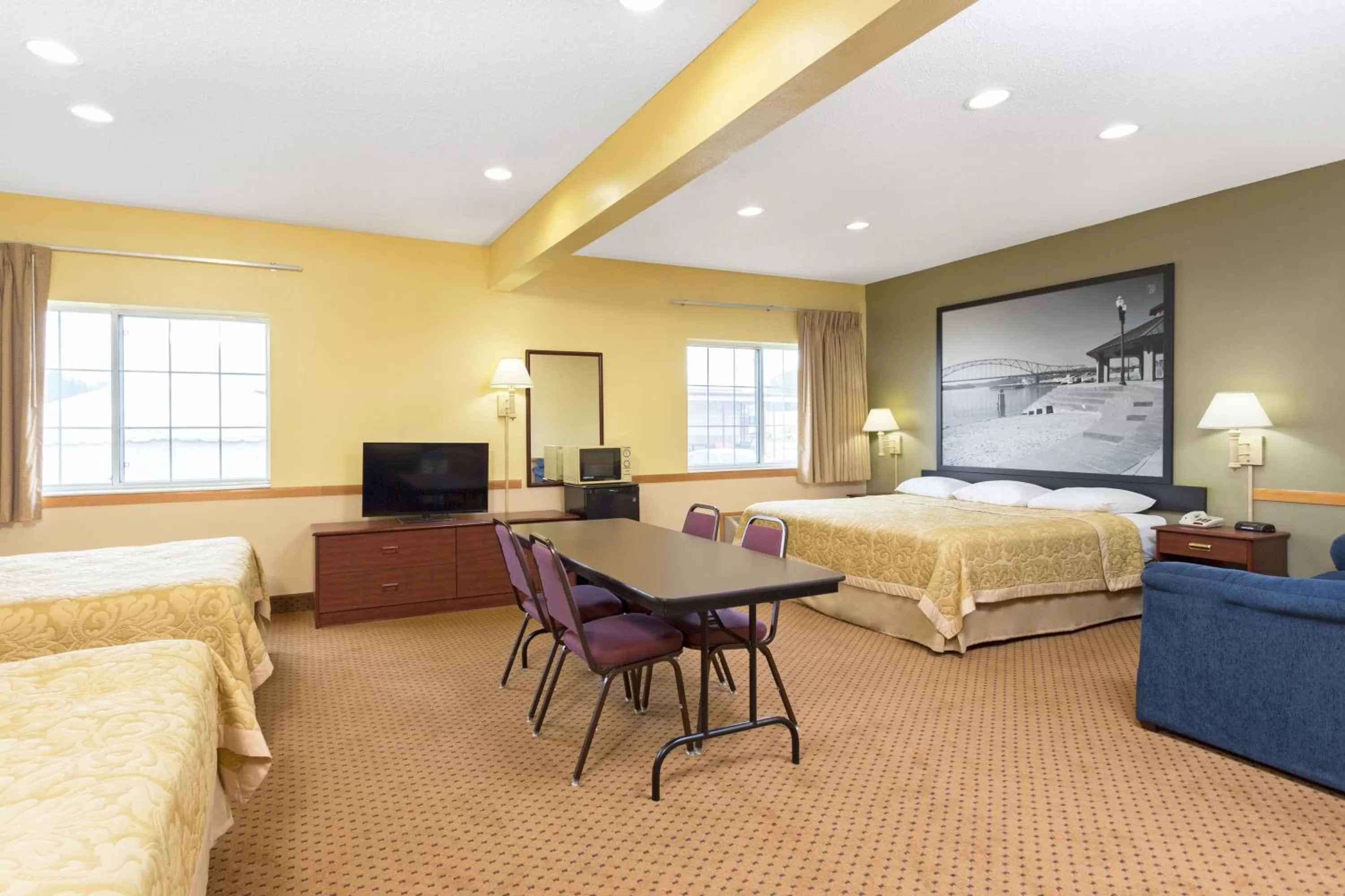 Super 8 by Wyndham Osage