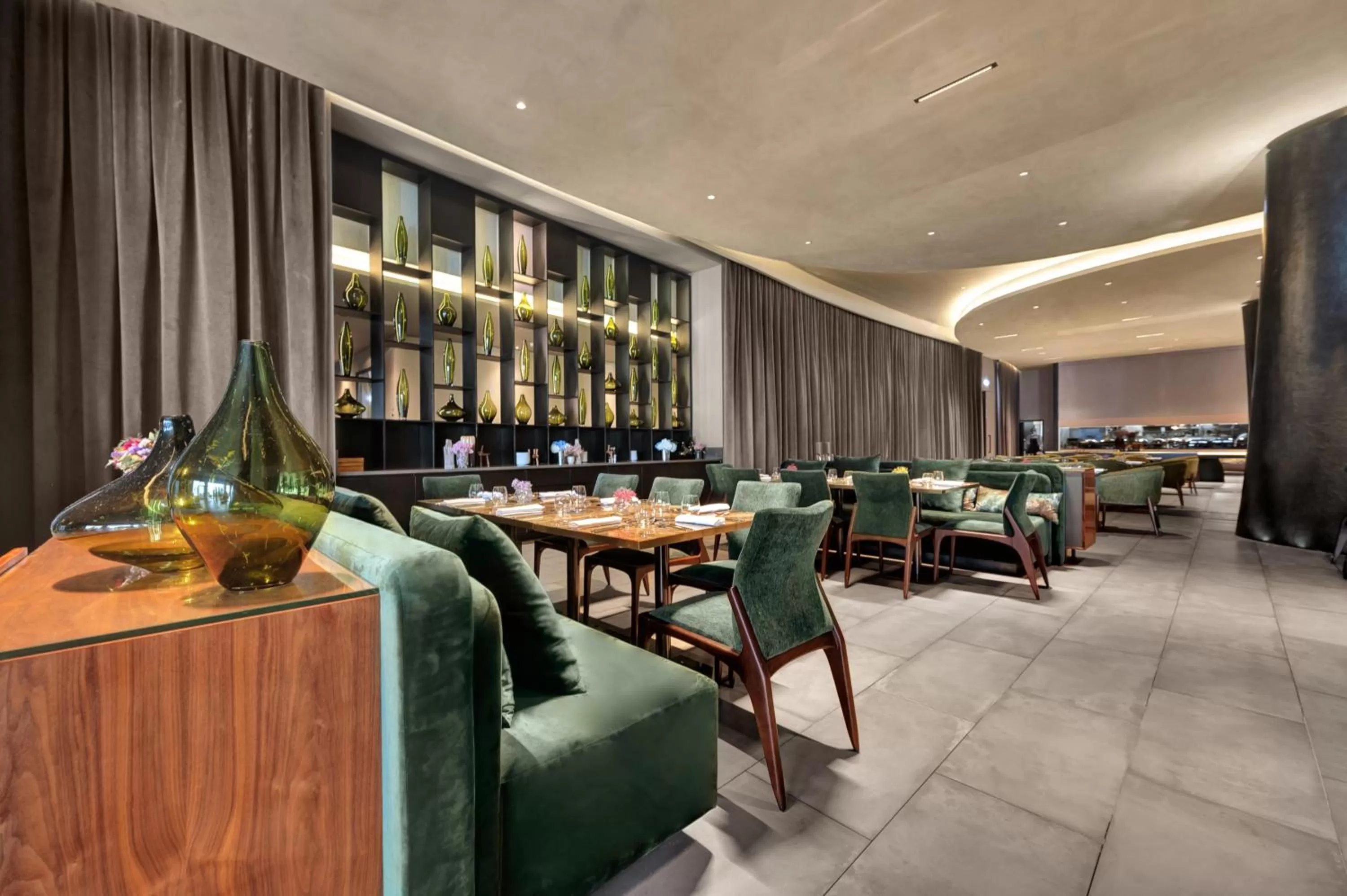 Restaurant/places to eat in Hilton Porto Gaia