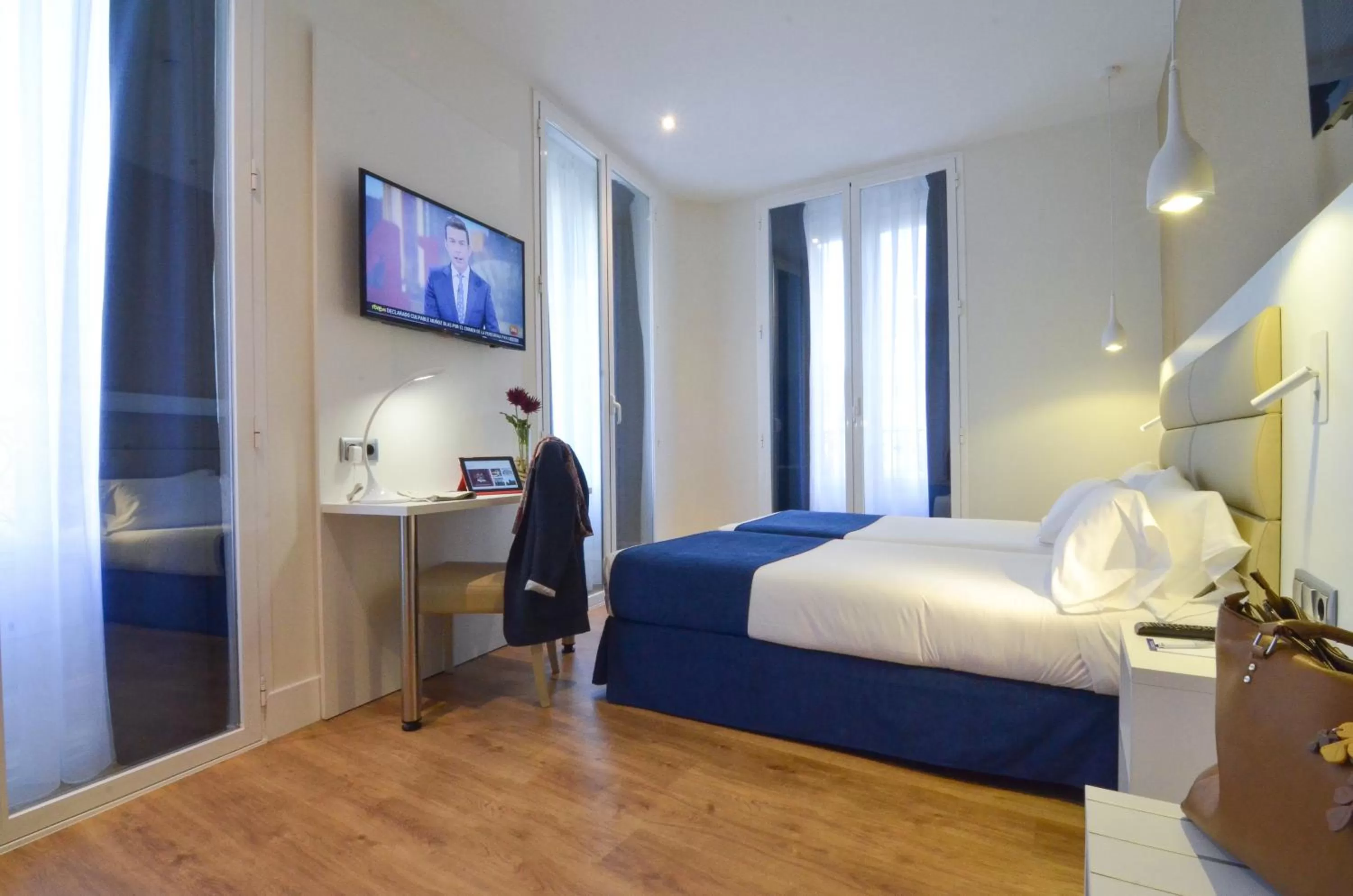 Photo of the whole room, Bed in Hotel Miau