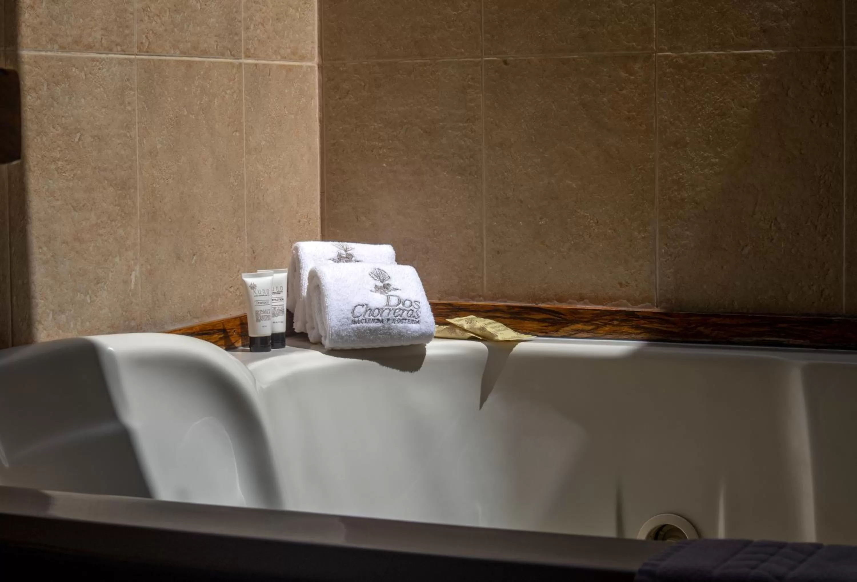 Hot Tub, Bathroom in Hacienda Hostería Dos Chorreras
