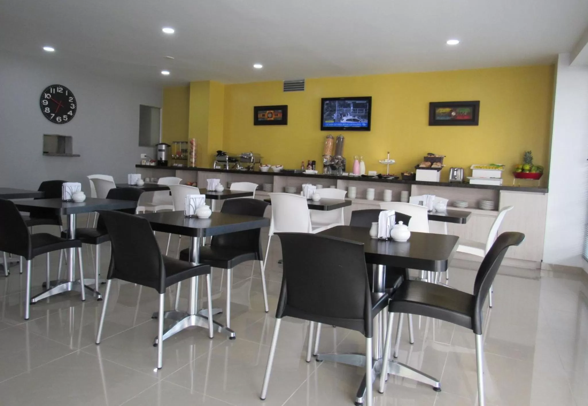 Restaurant/places to eat in Hotel Casa Galvez