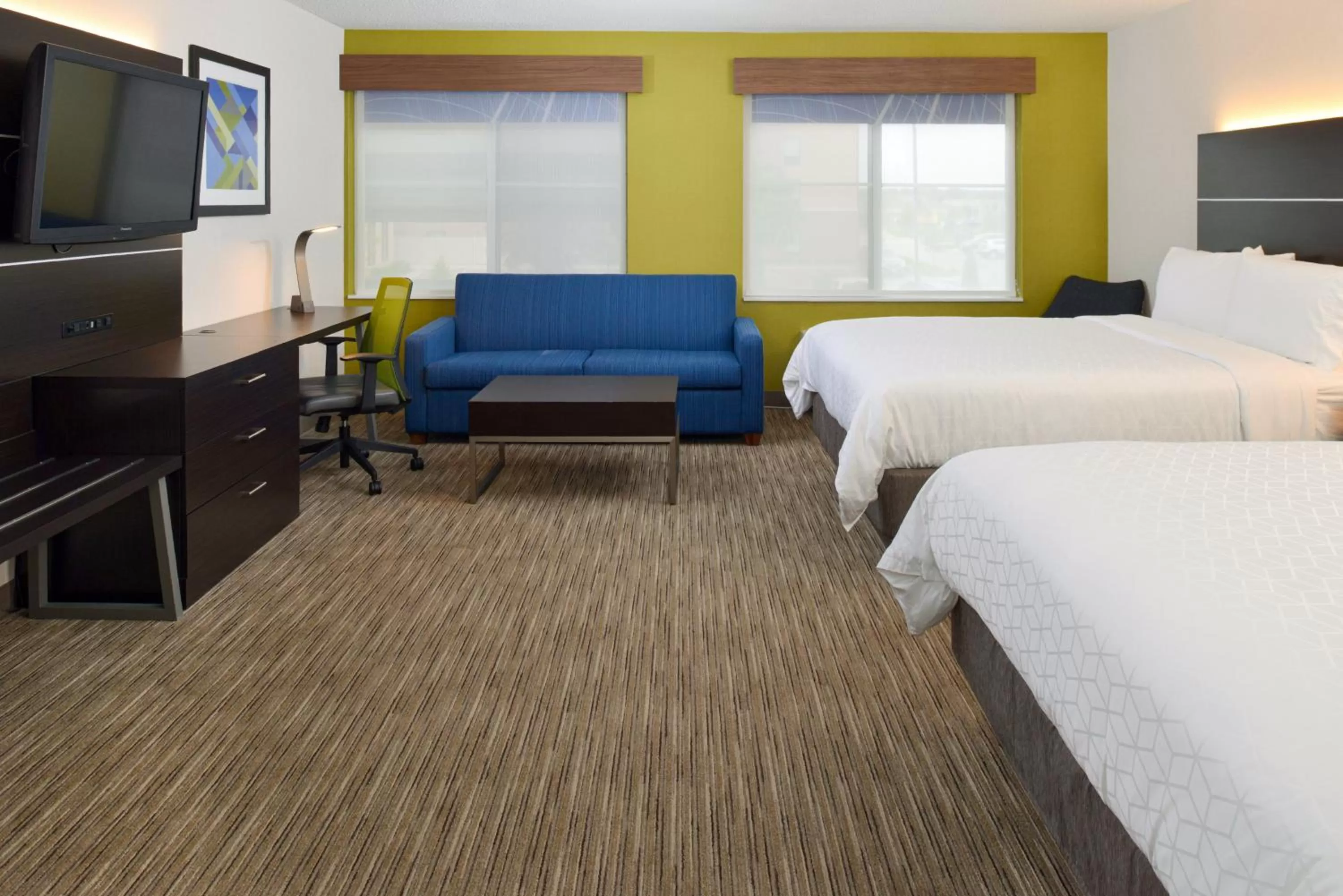 Photo of the whole room, Bed in Holiday Inn Express Wixom by IHG