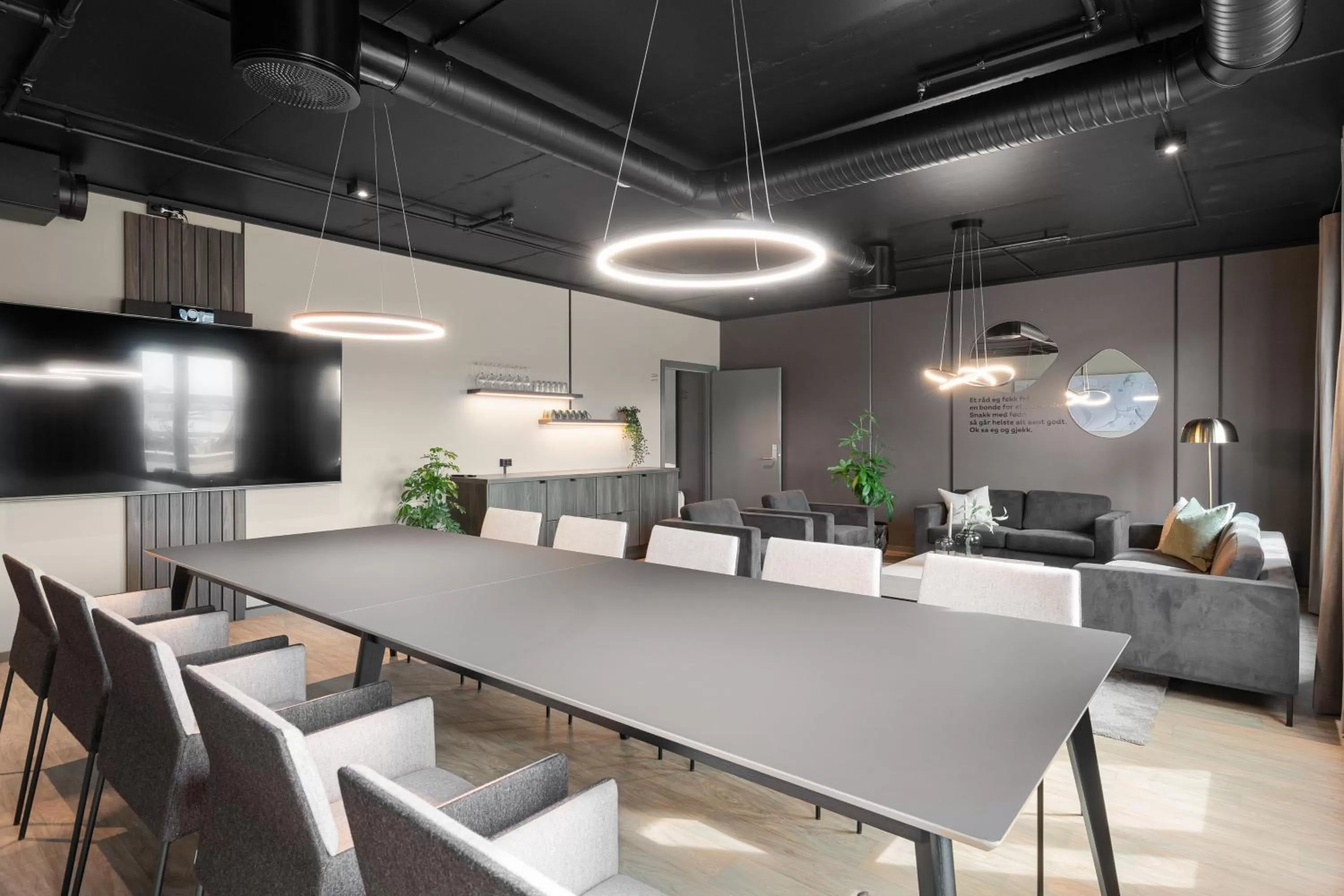 TV and multimedia in Hotell Jæren