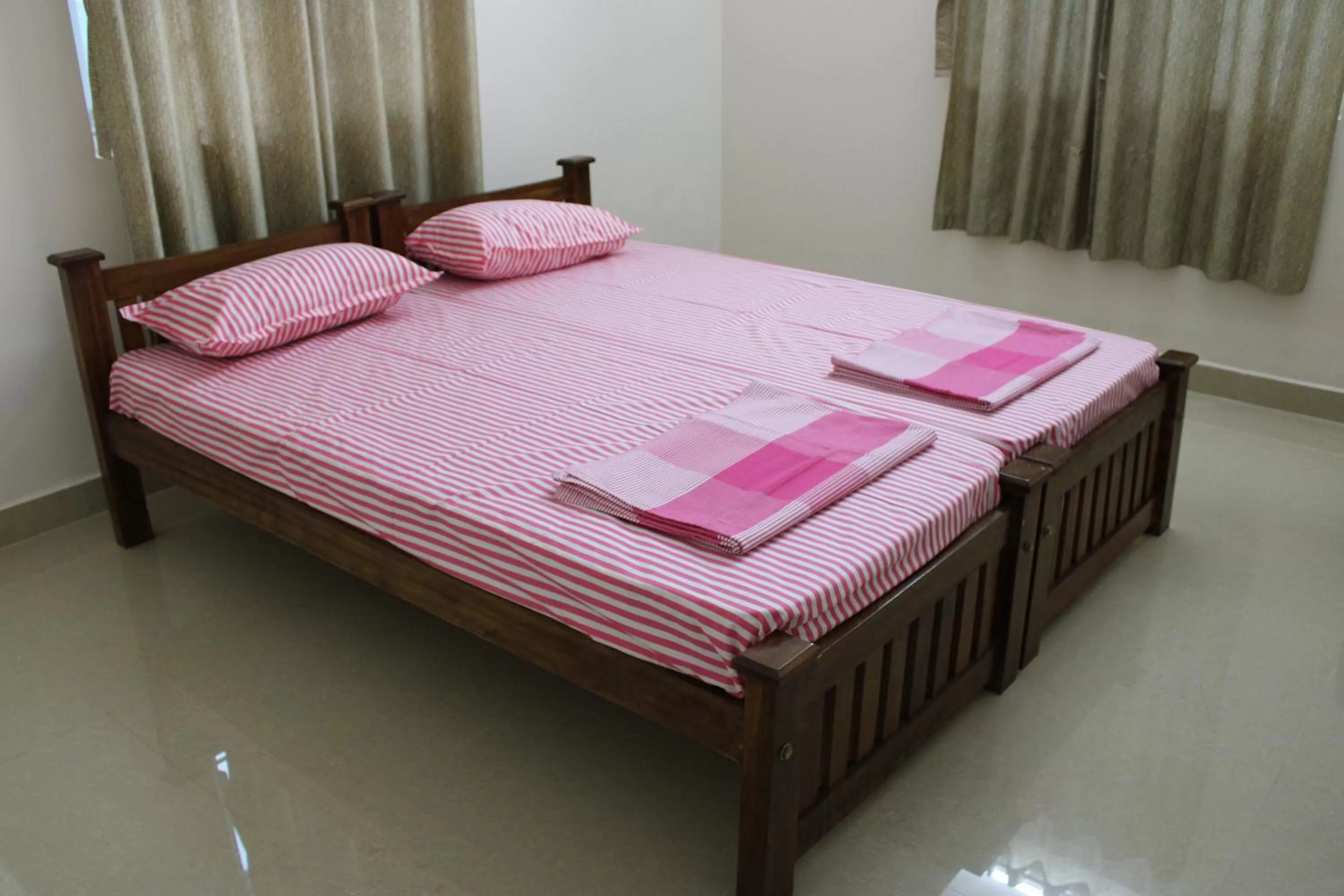 Bedroom, Bed in Shantham Service Apartments, Kinathukadavu, Coimbatore