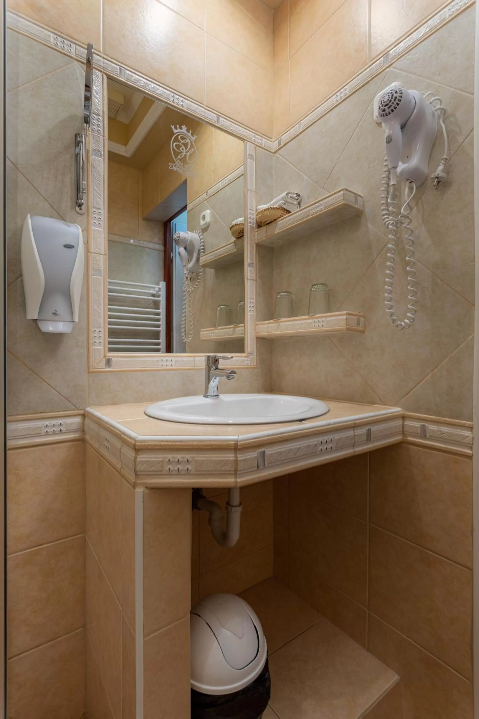 Bathroom in Illés Hotel