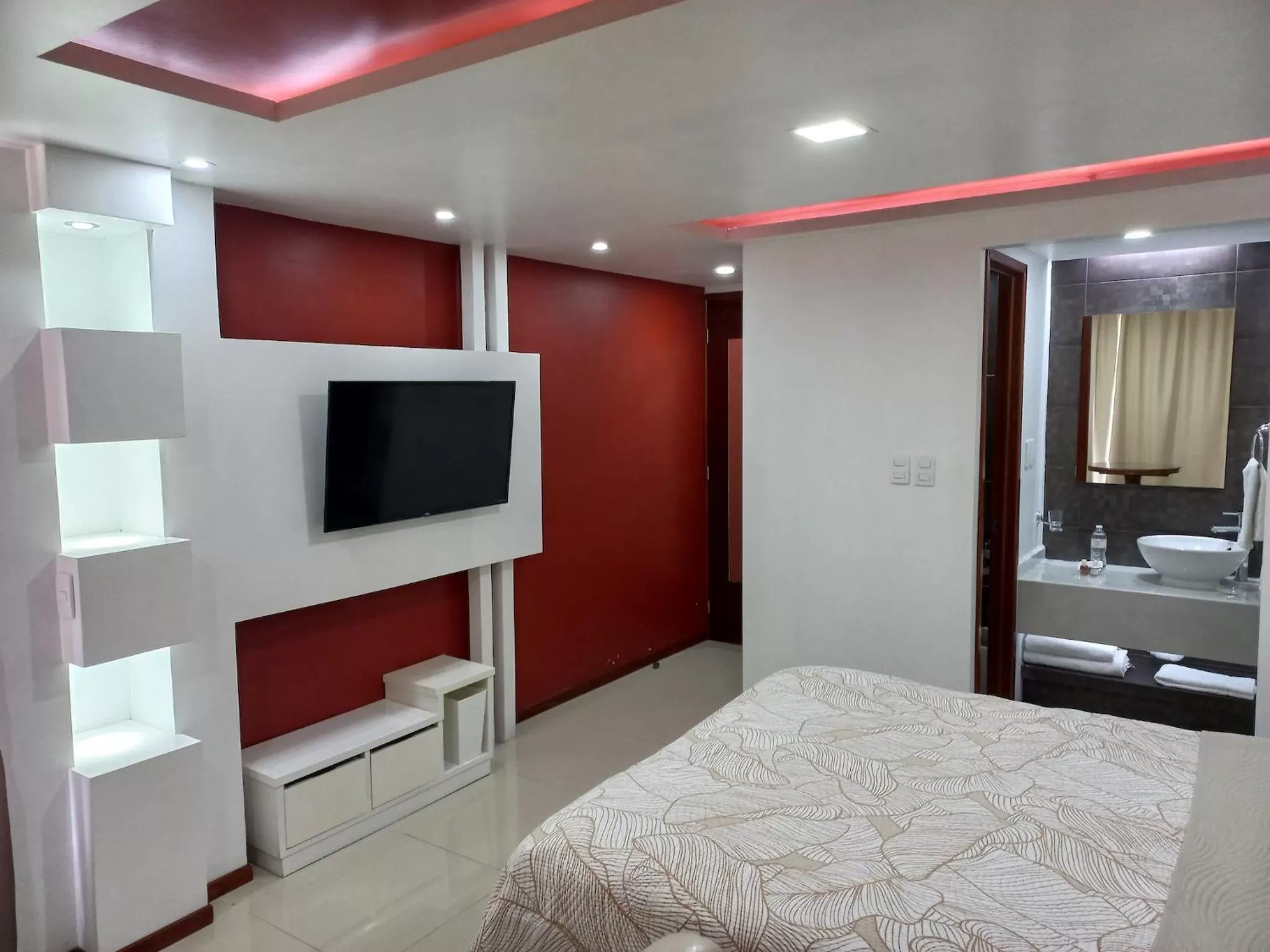 TV and multimedia, Bed in La Aurora Hotel Like Home