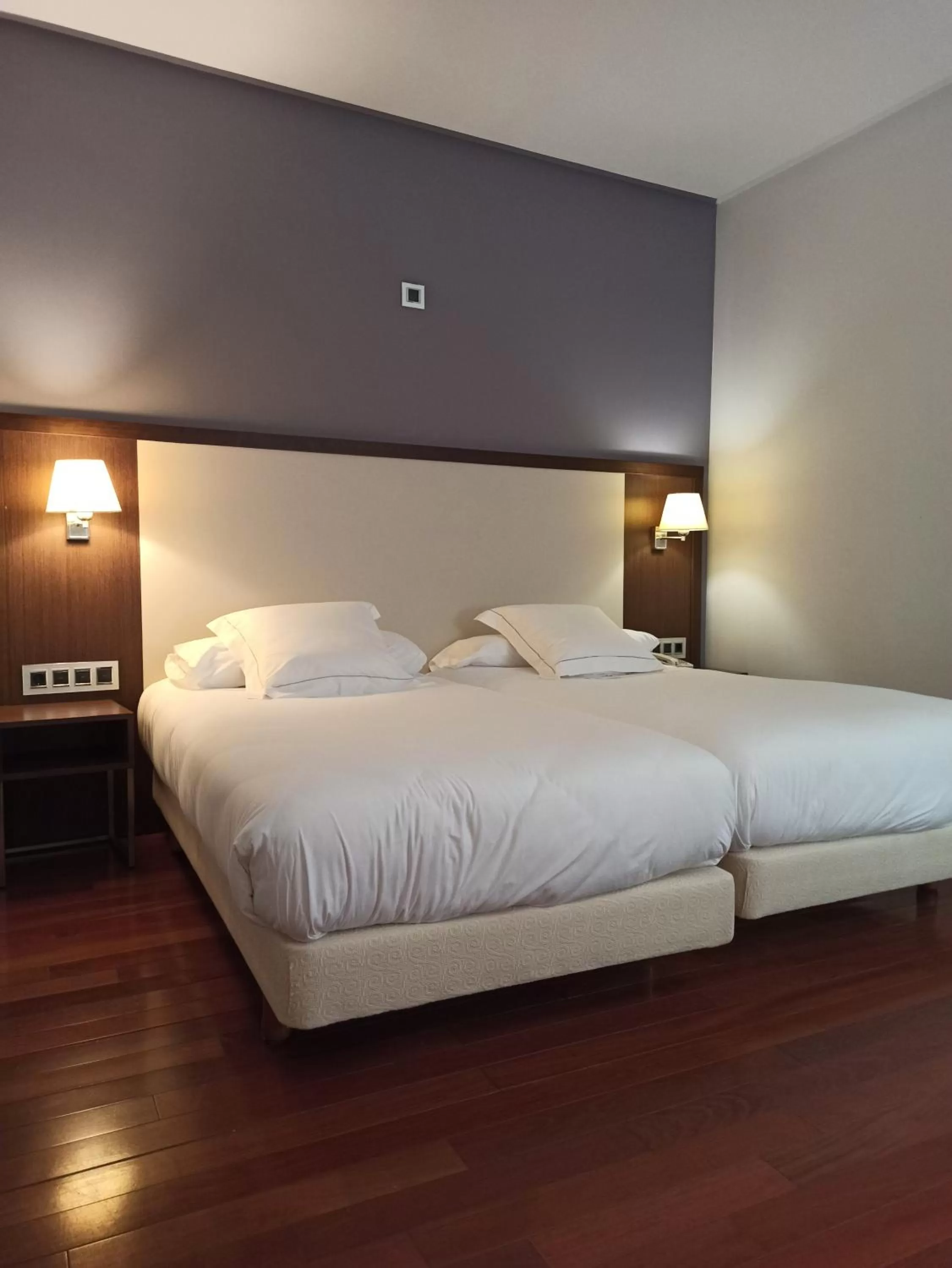 Photo of the whole room, Bed in ARVA Spa París