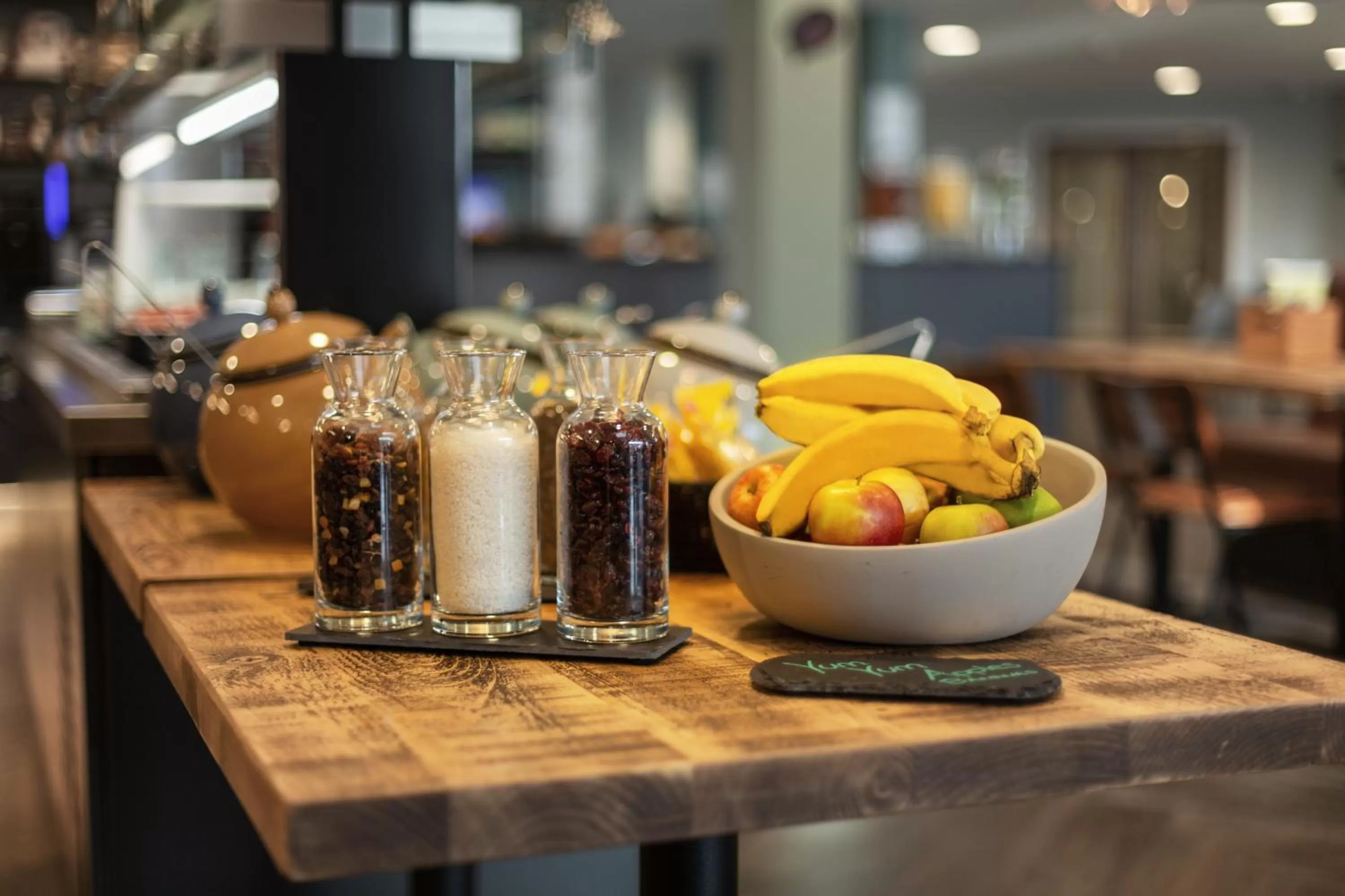 Food and drinks in Holiday Inn - the niu, Loom Manchester North by IHG