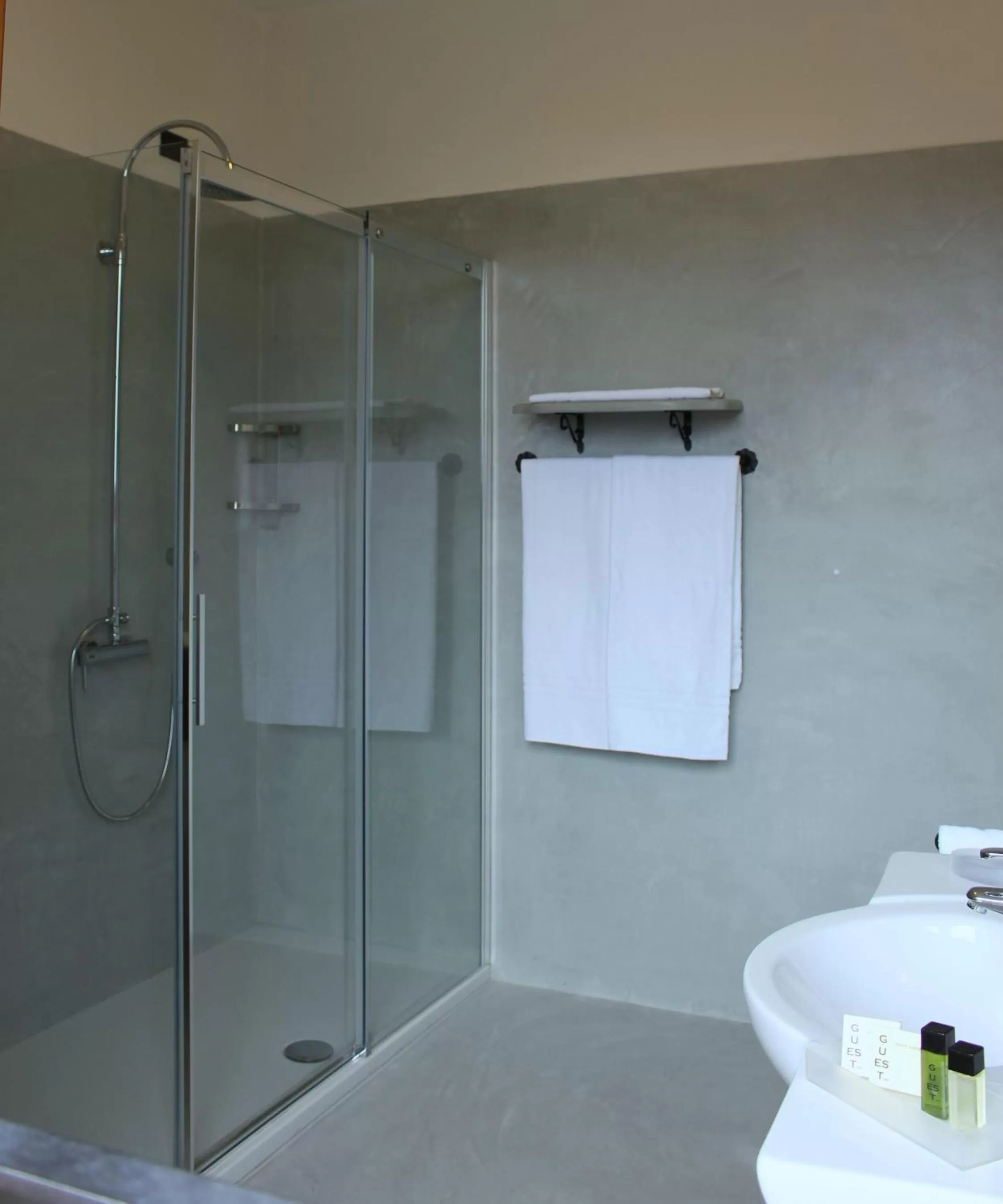 Bathroom in La Valletta Relais