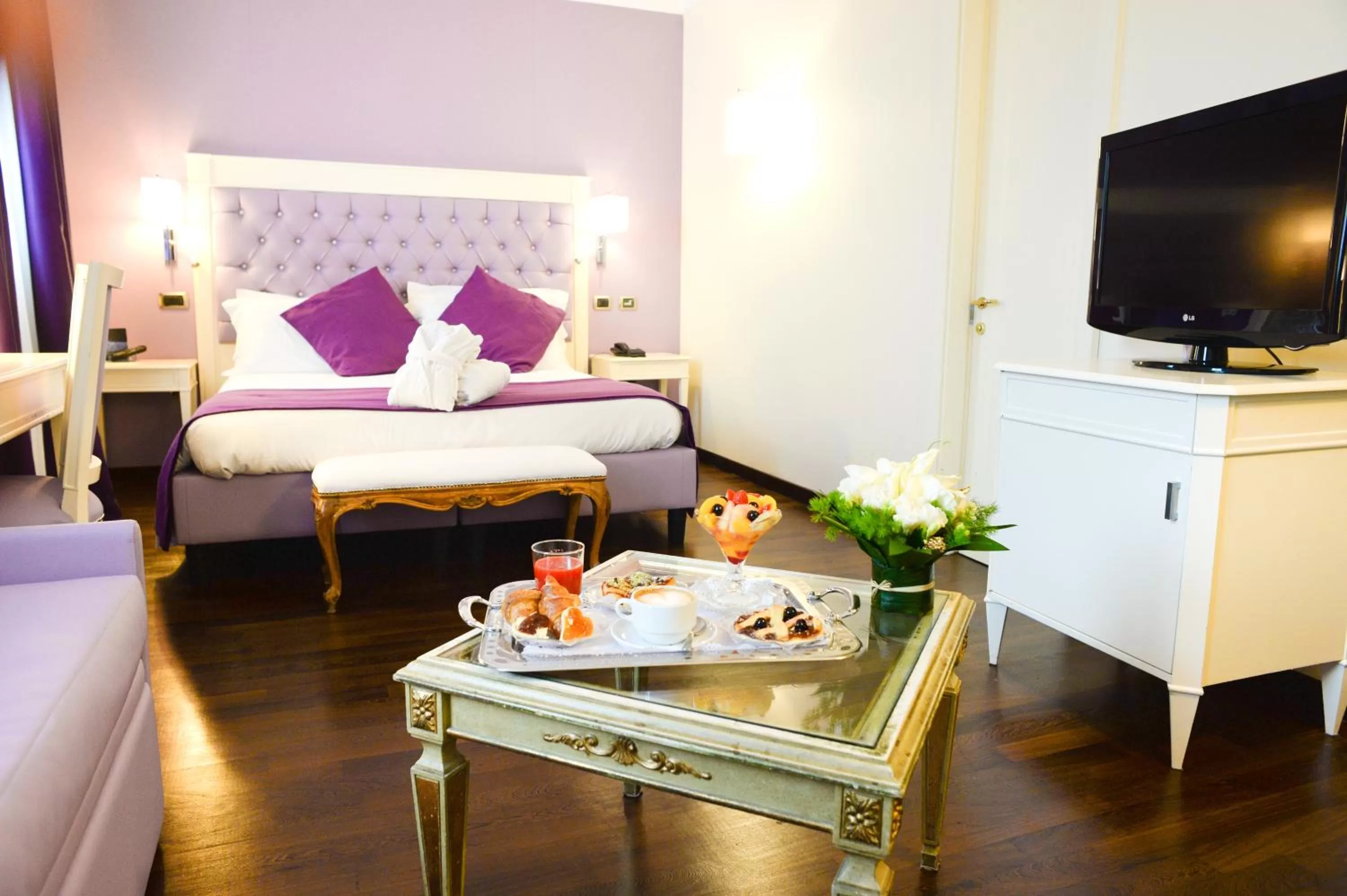 Photo of the whole room, Bed in Trilussa Palace Hotel Congress & Spa