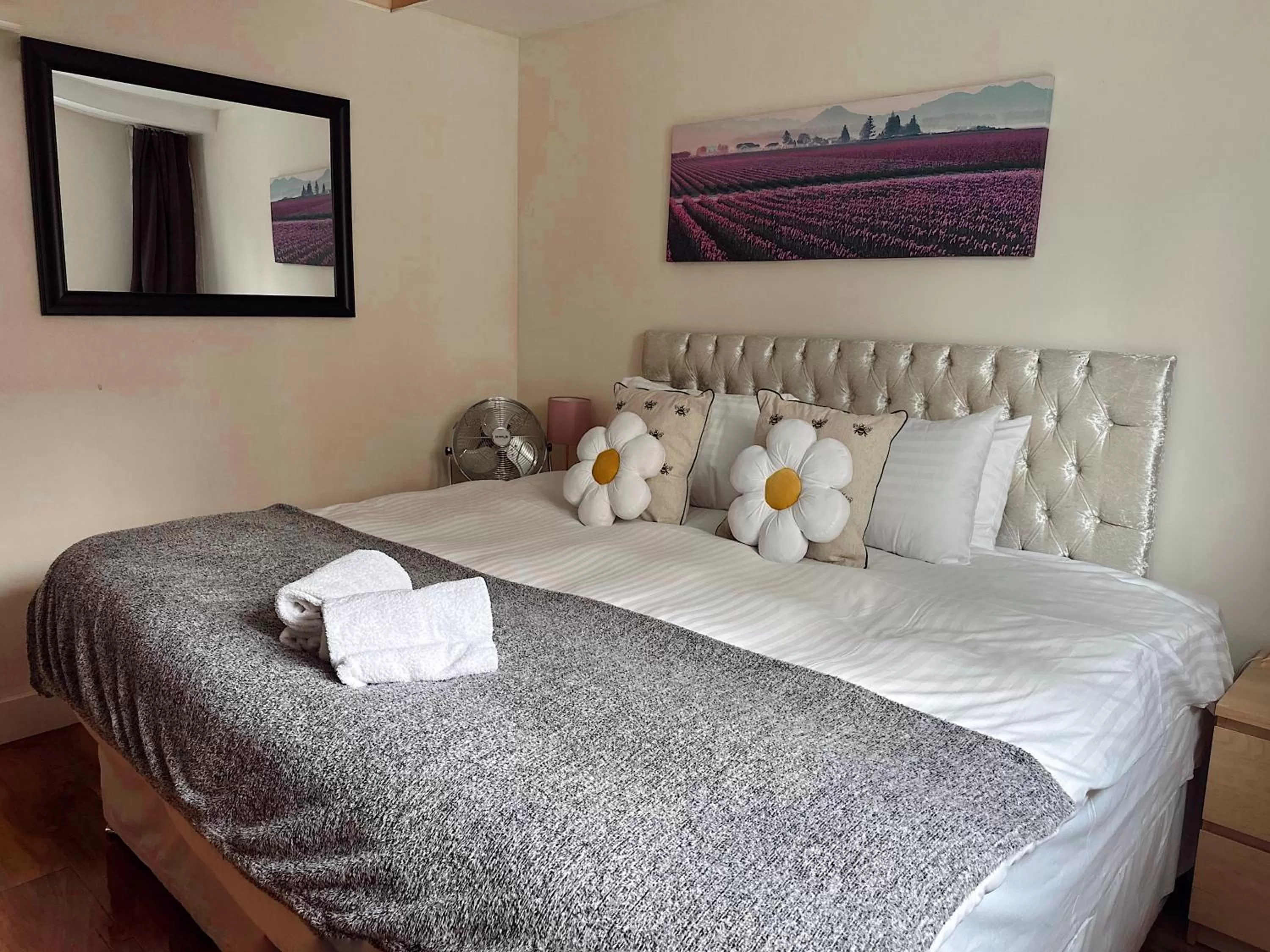 Bed in Canary Wharf - Luxury Apartments