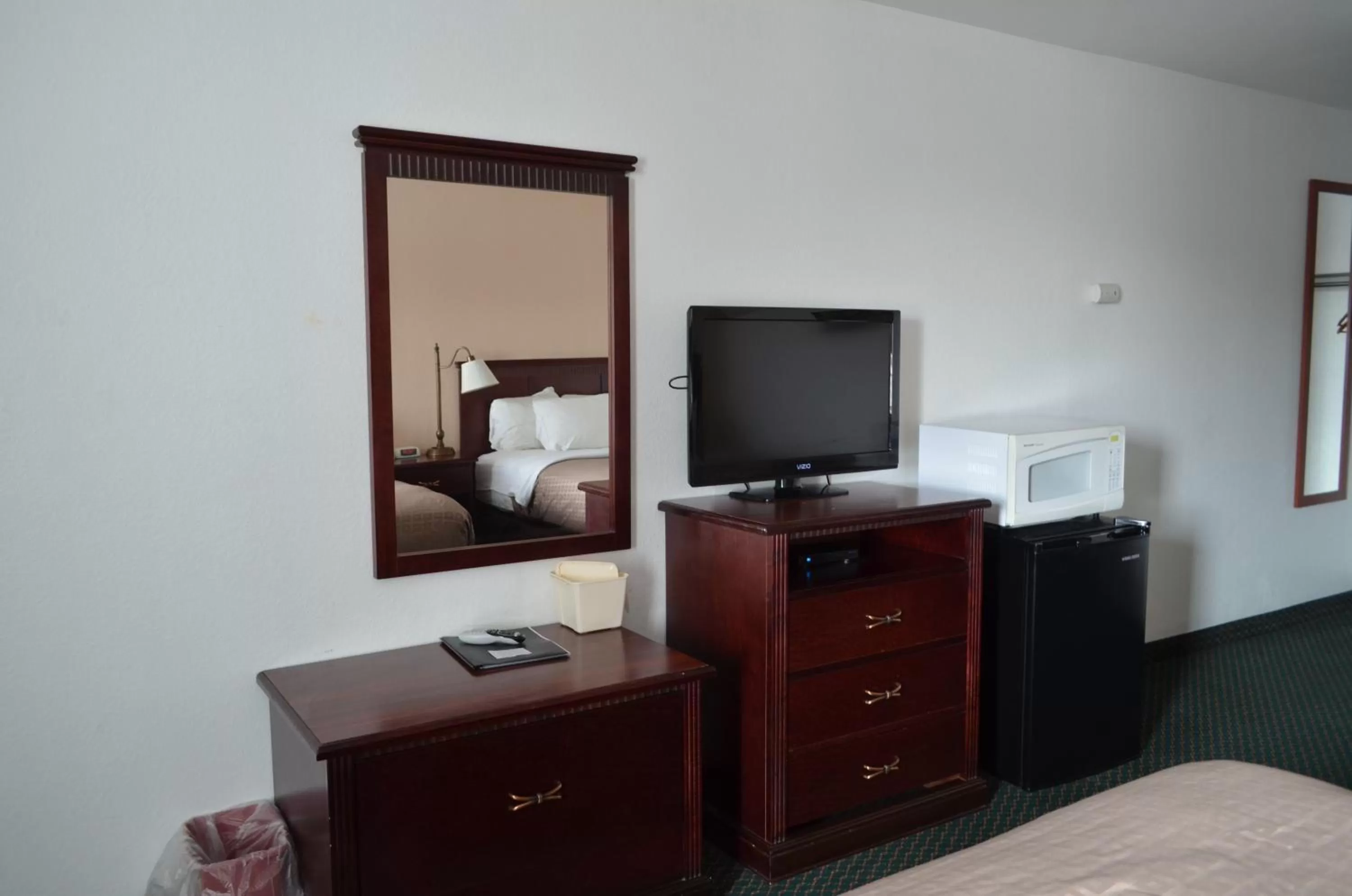 TV and multimedia, Bed in National 9 Mount Nebo