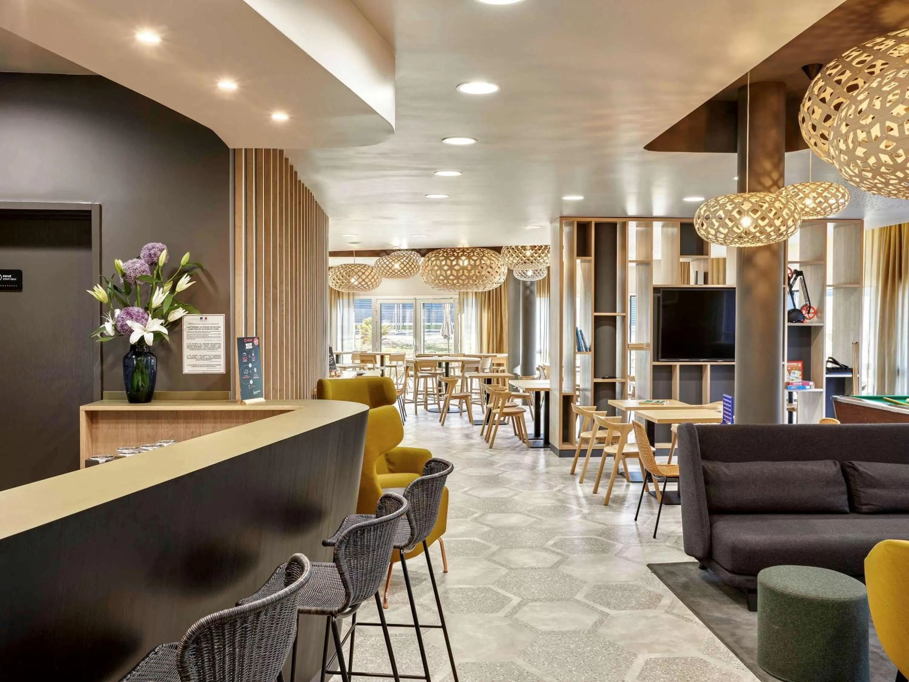 Lounge or bar in Aparthotel & Spa Adagio Vannes