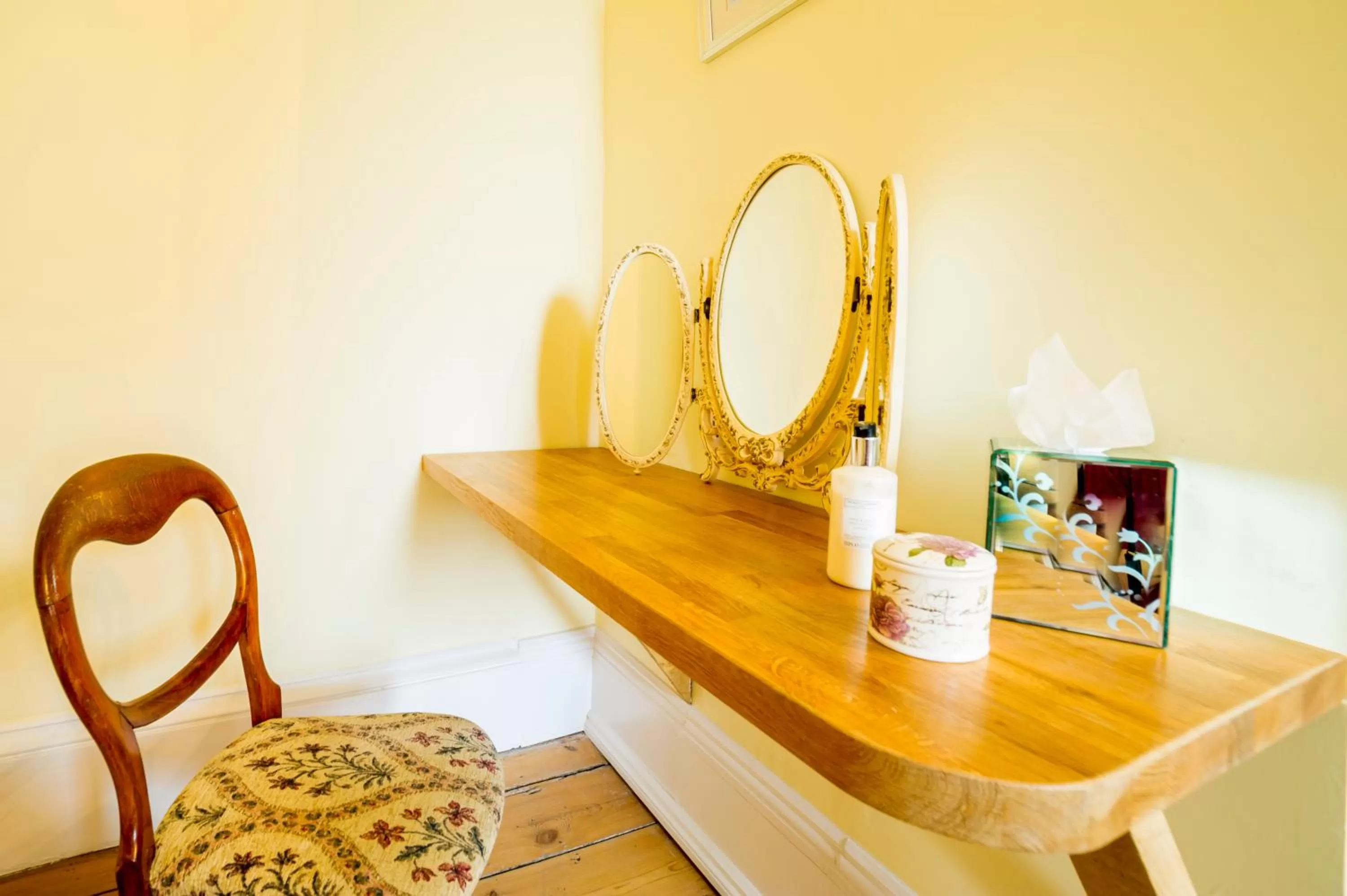 Drinks in Molland Manor House Bed & Breakfast