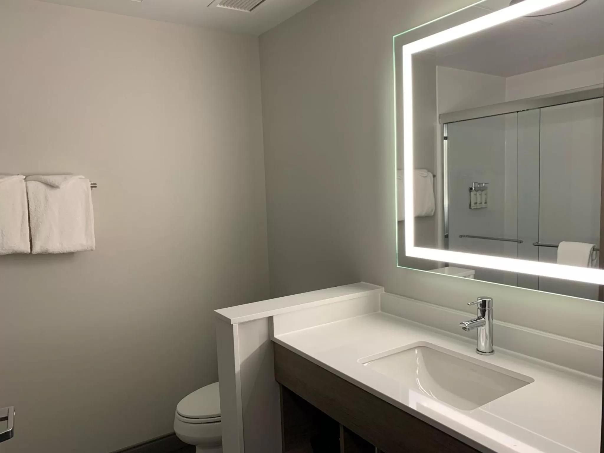 Bathroom in Holiday Inn Express & Suites Courtenay - Comox by IHG