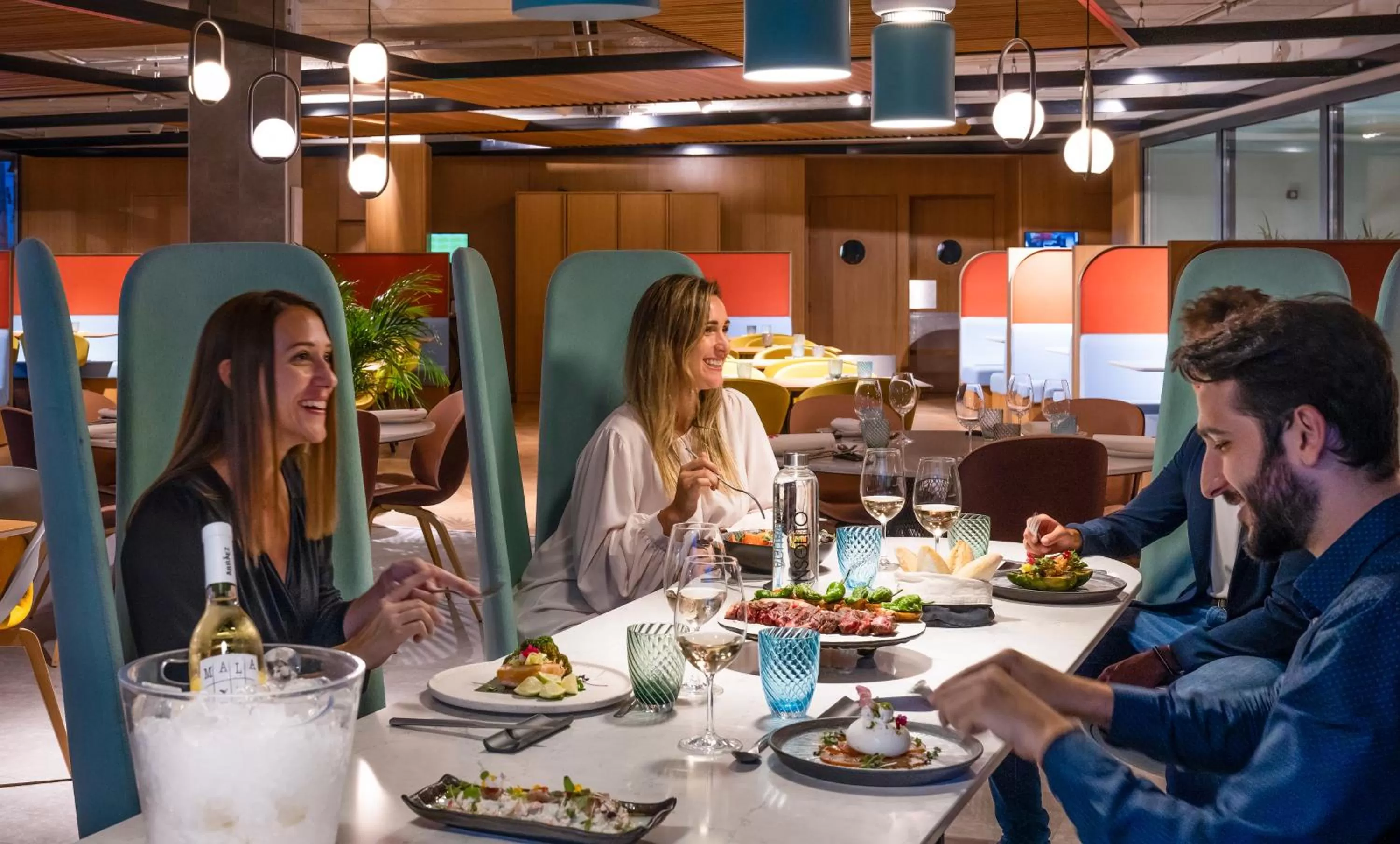 Restaurant/places to eat in Ibis Styles Madrid City Las Ventas