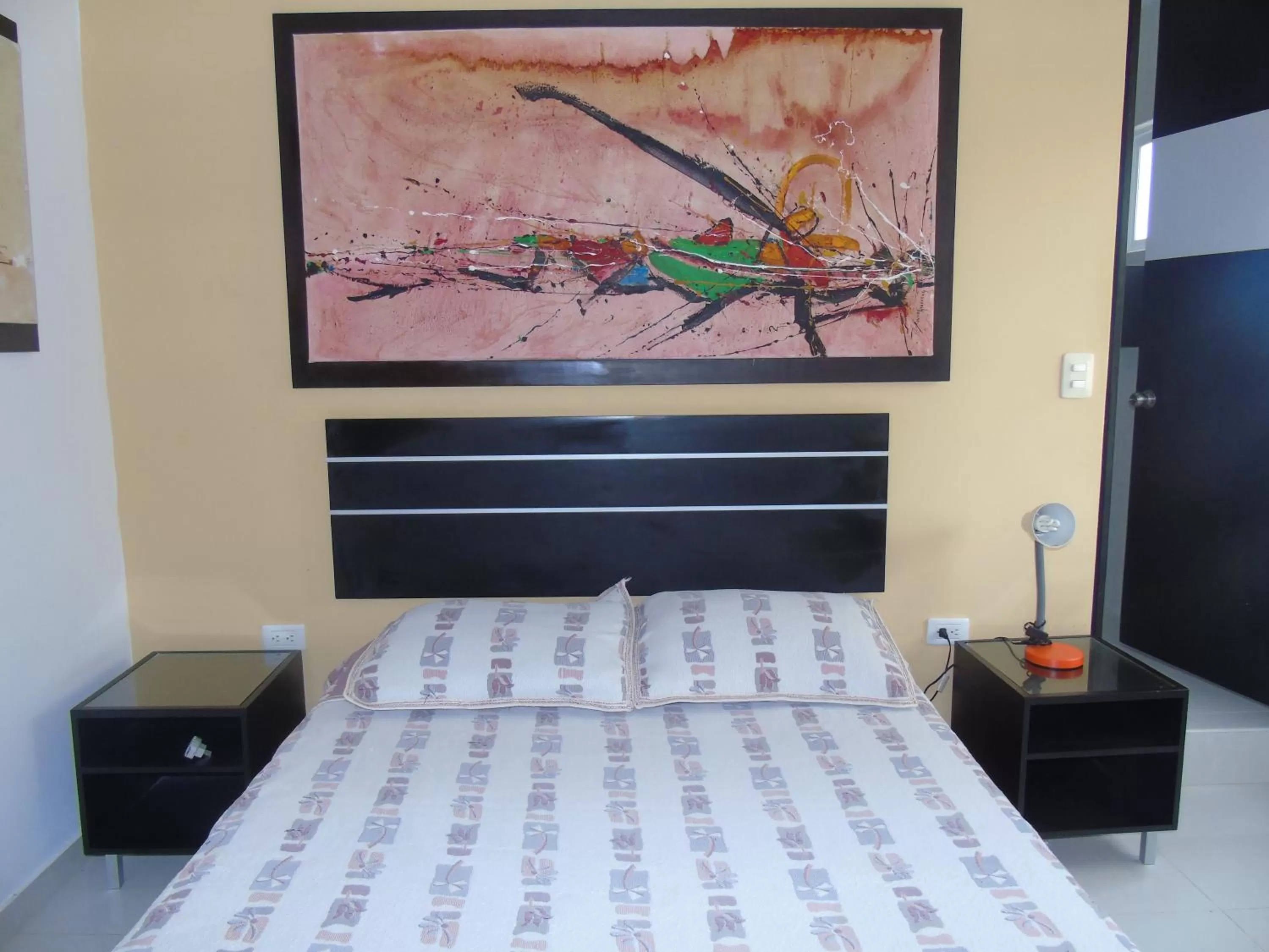 Photo of the whole room, Bed in Villa San Miguel