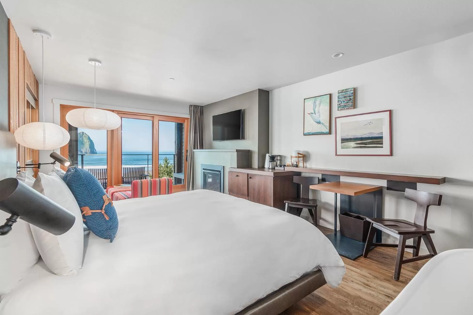 Bed in Headlands Coastal Lodge & Spa