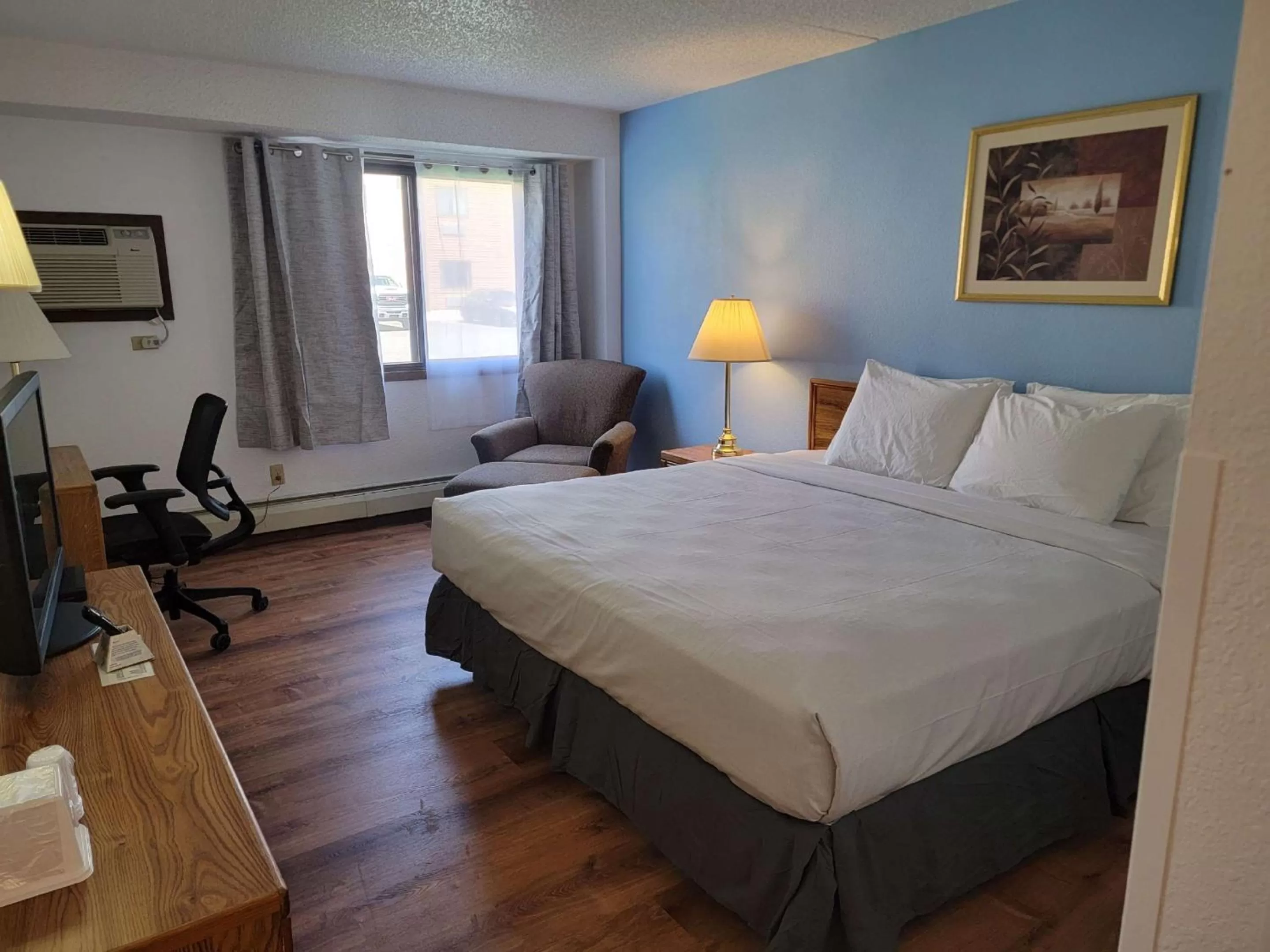 Bedroom, Bed in SureStay by Best Western Glendive Yellowstone River