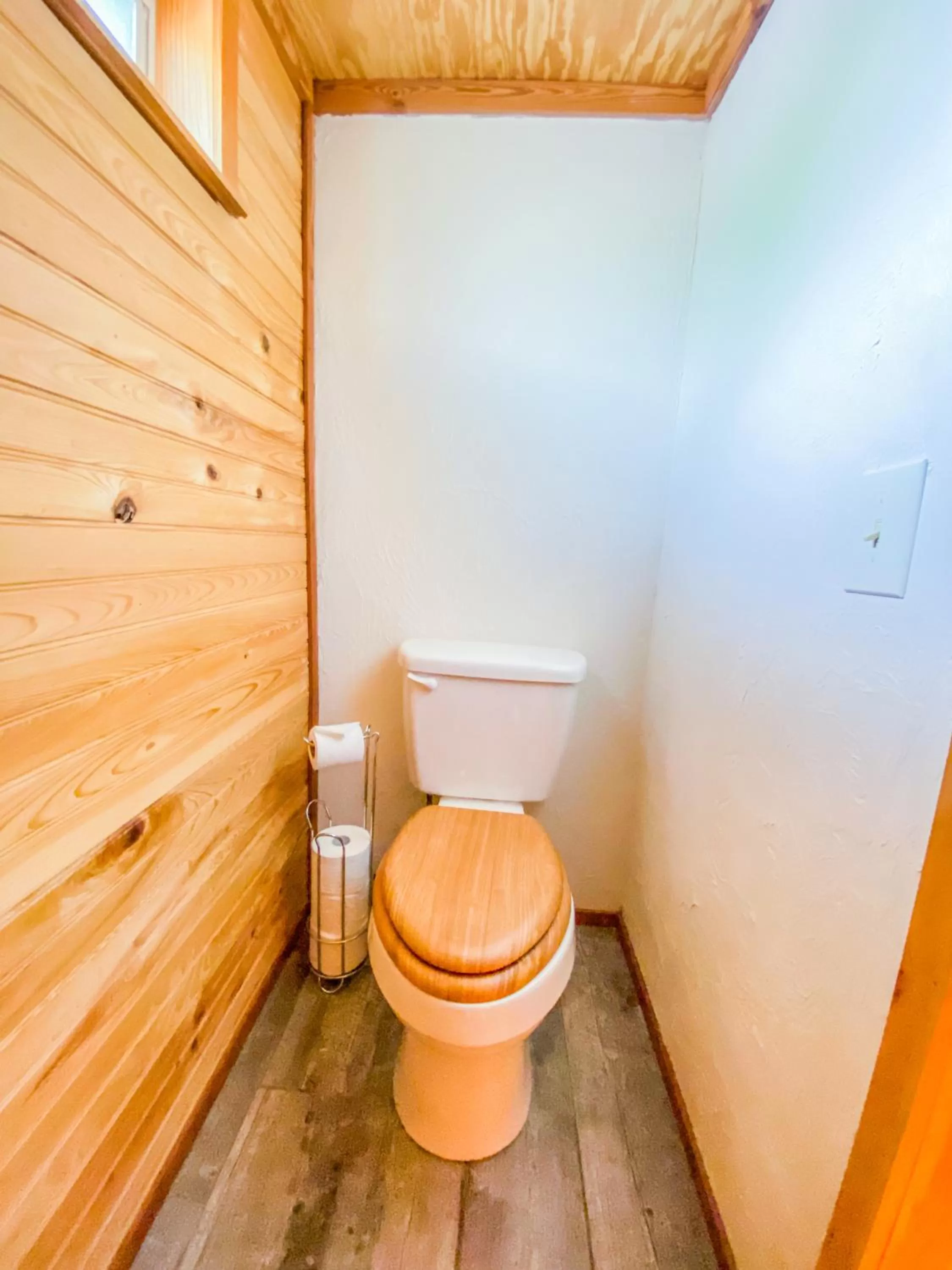 Toilet in Inn at the Art Center