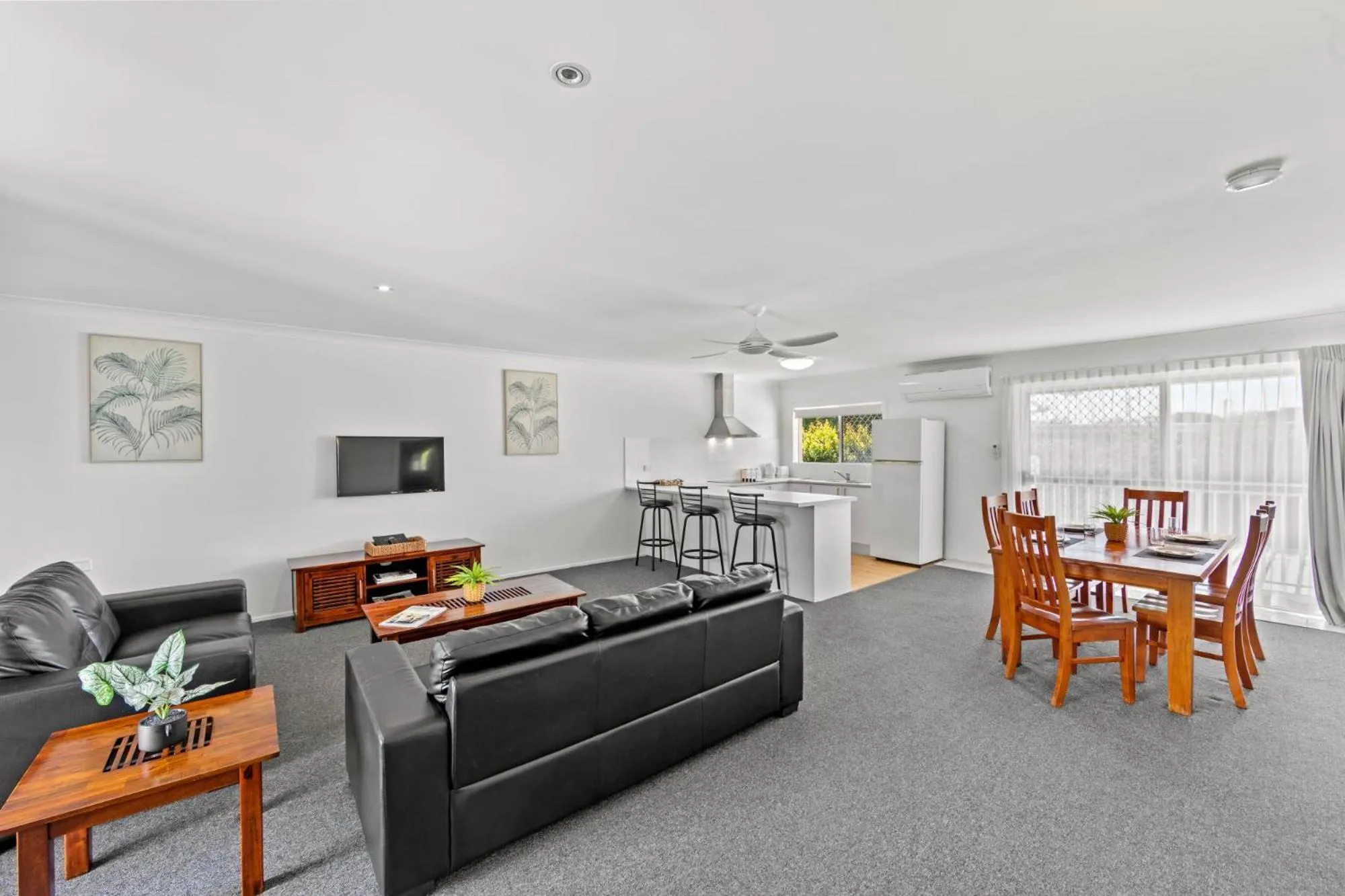 Kitchen or kitchenette in Pottsville Beach Motel