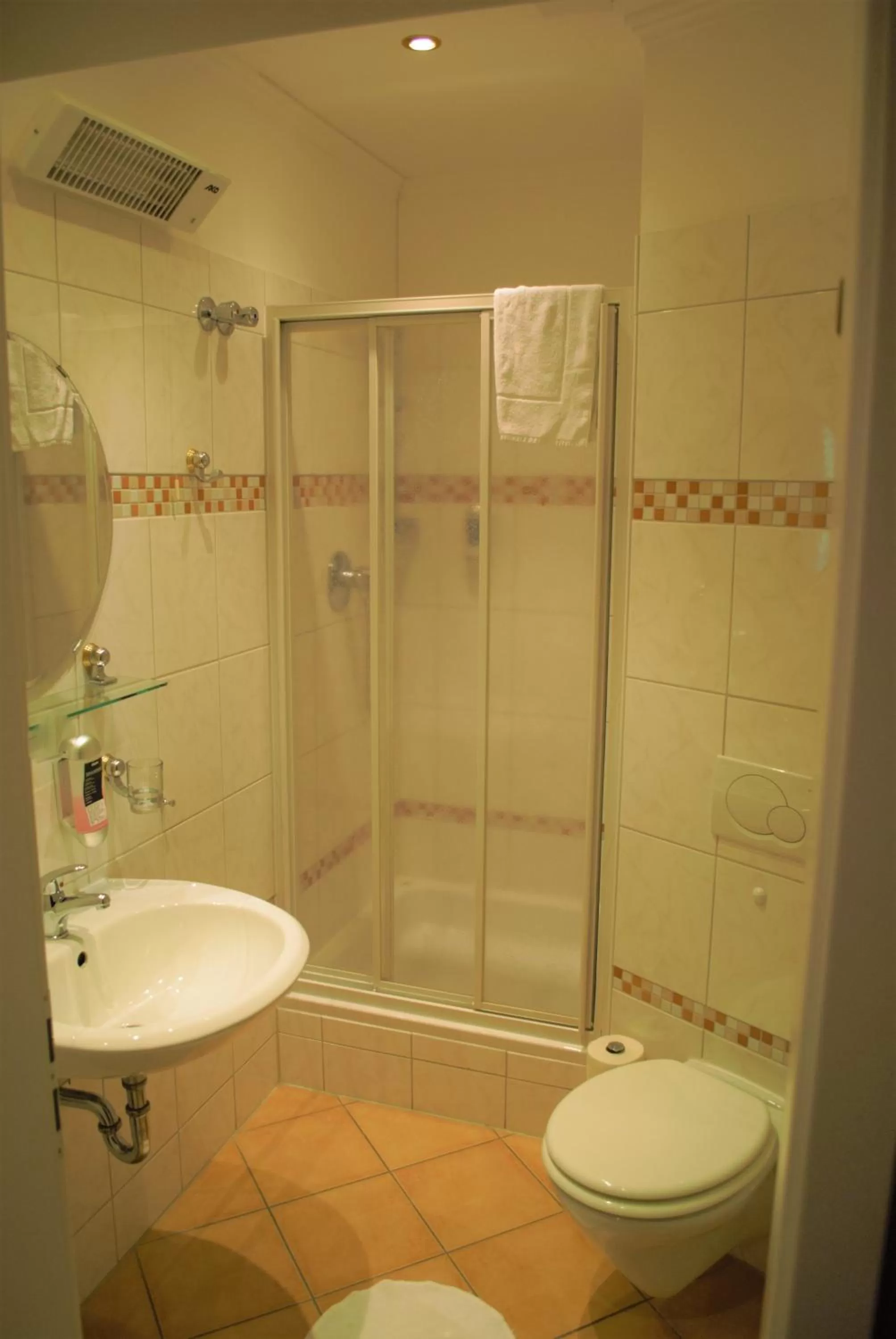 Bathroom in Hotel am Bahnhof