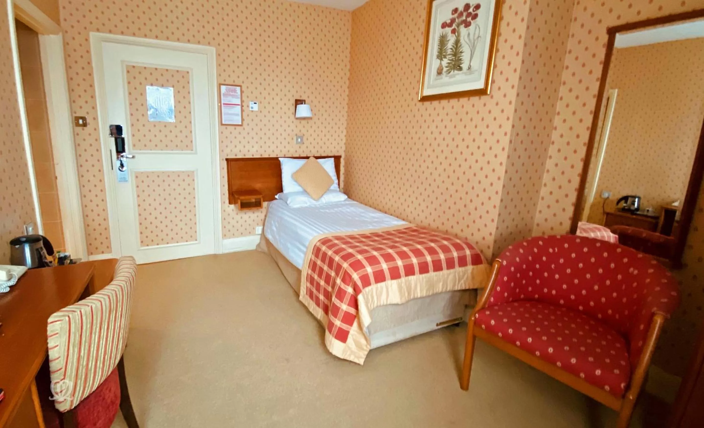 Bedroom, Bed in Metropole Hotel and Spa