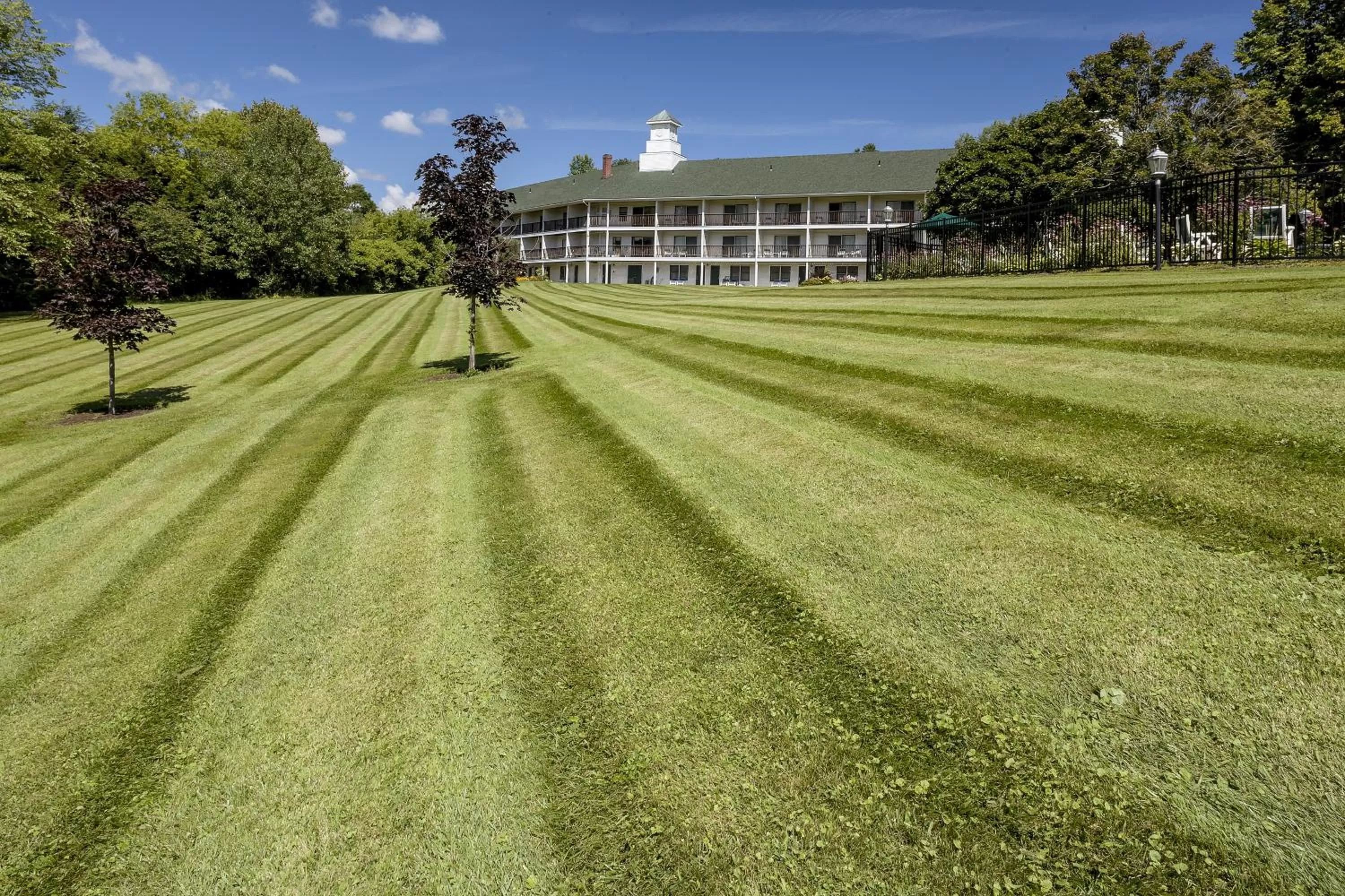 Property building in Fairbanks Inn
