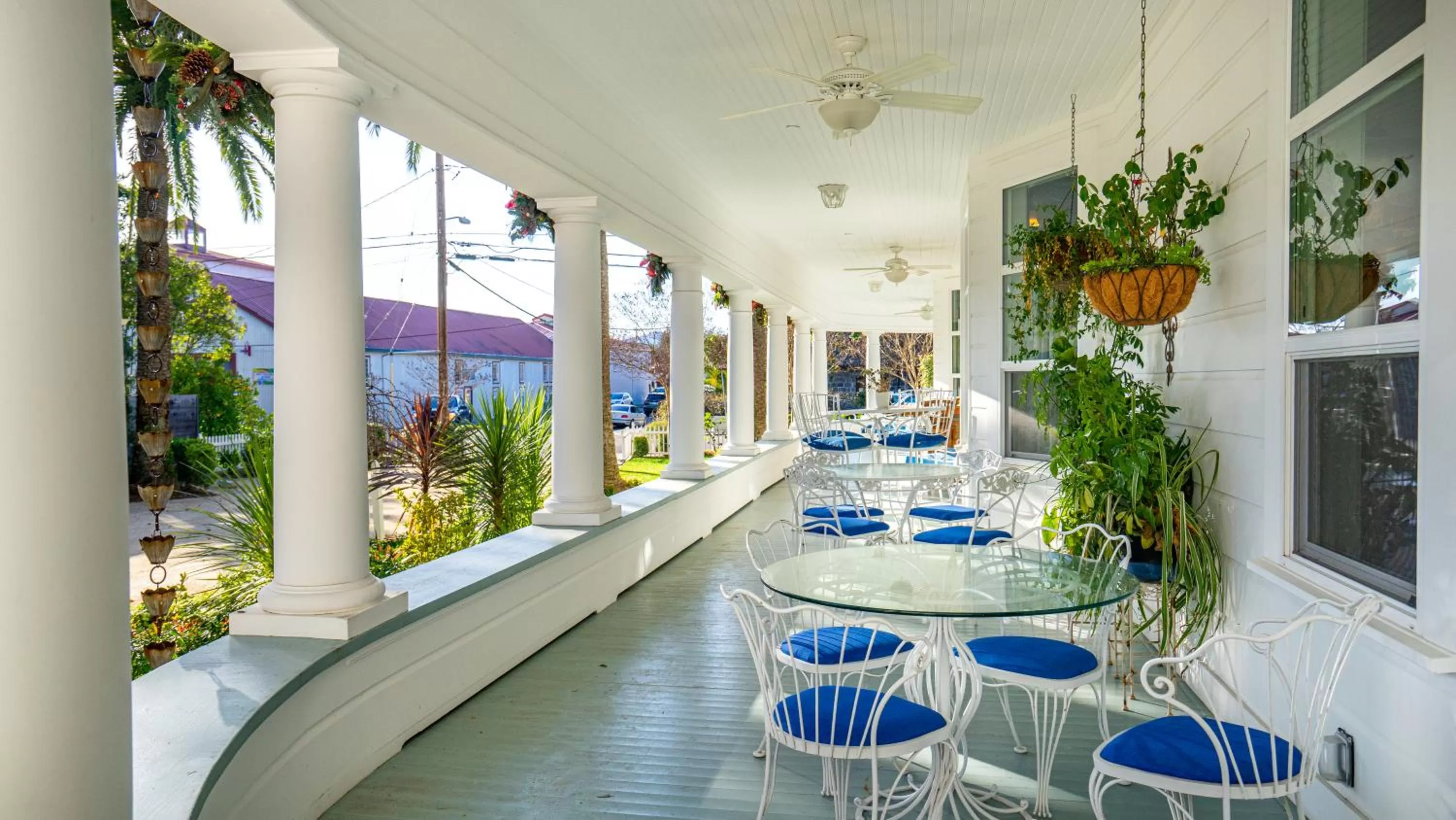 Restaurant/places to eat in The River Belle Inn