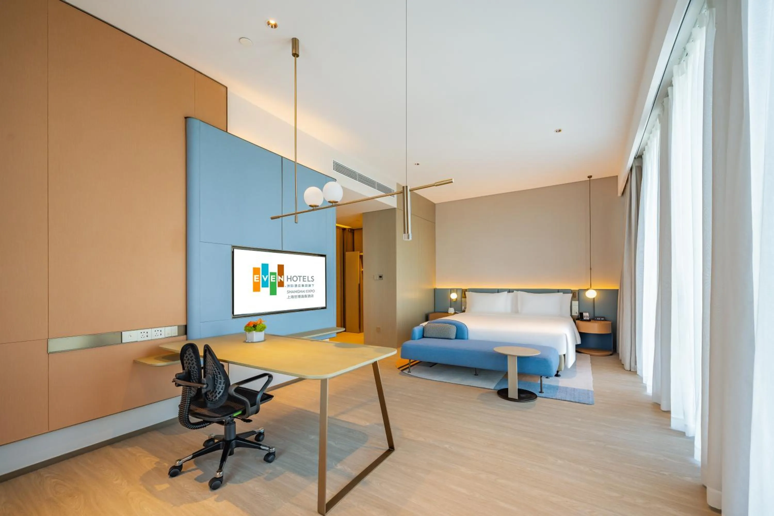 Bed in EVEN Hotels Shanghai Expo by IHG