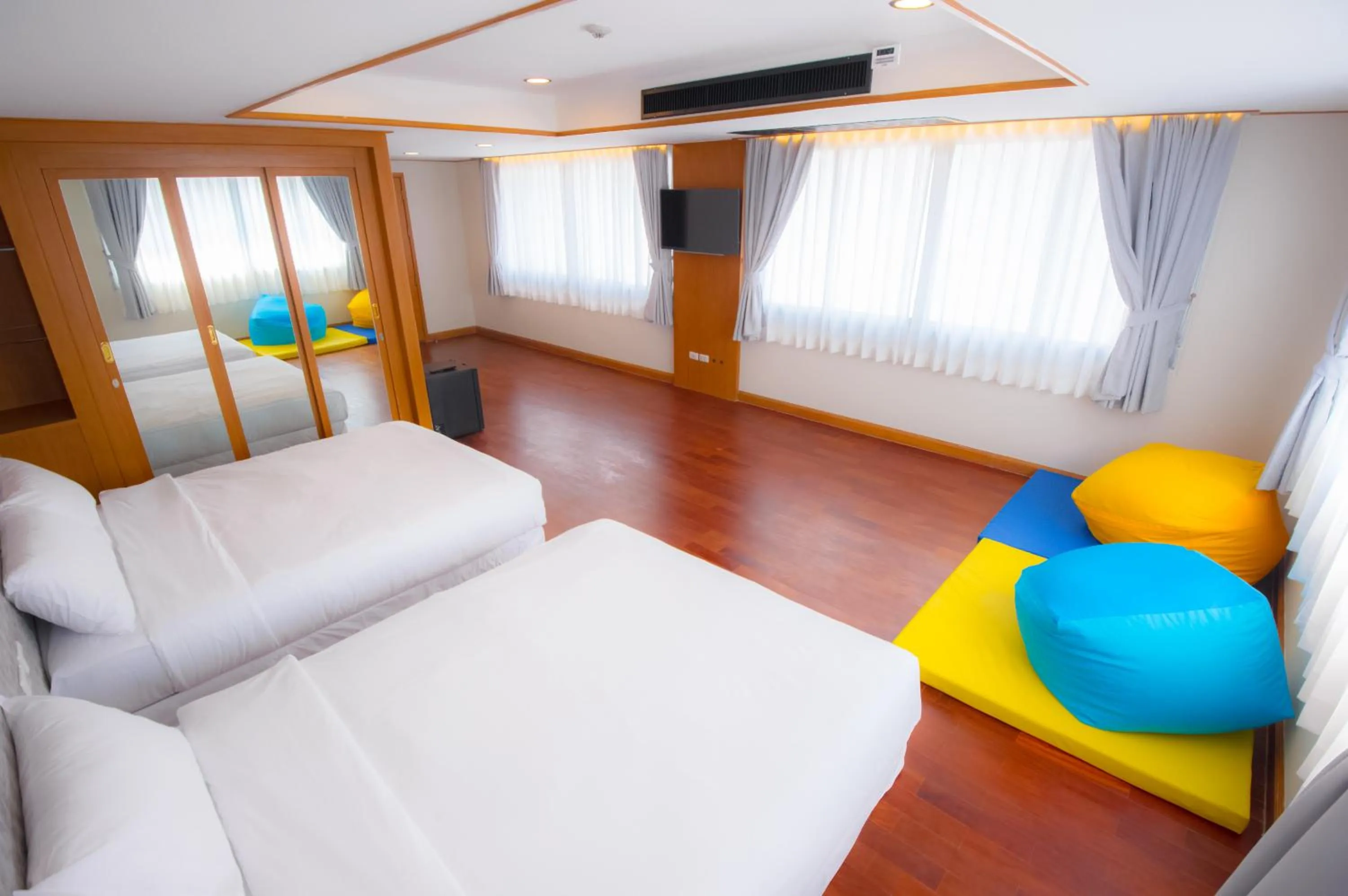 Bedroom, Bed in Glur Central Pratunam