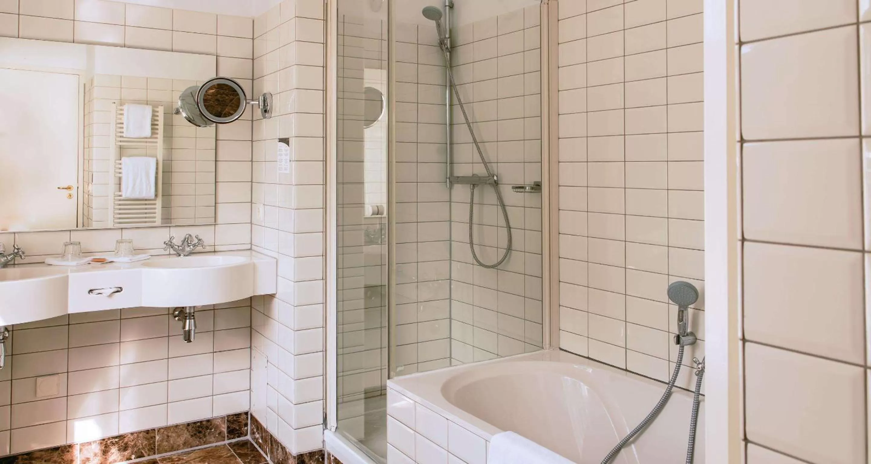 Bathroom in Grand Hotel Karel V